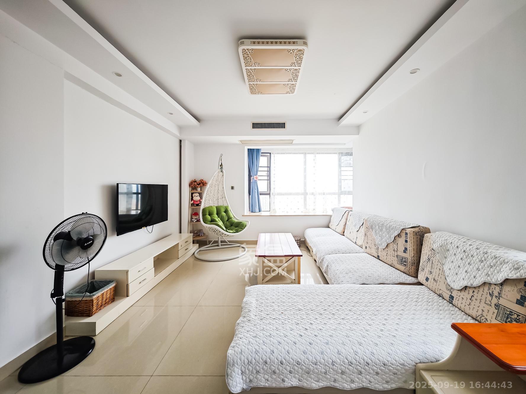 山语城二期 3室2厅1卫 69.8万 山语城二期 3室2厅1卫 69.8万客厅