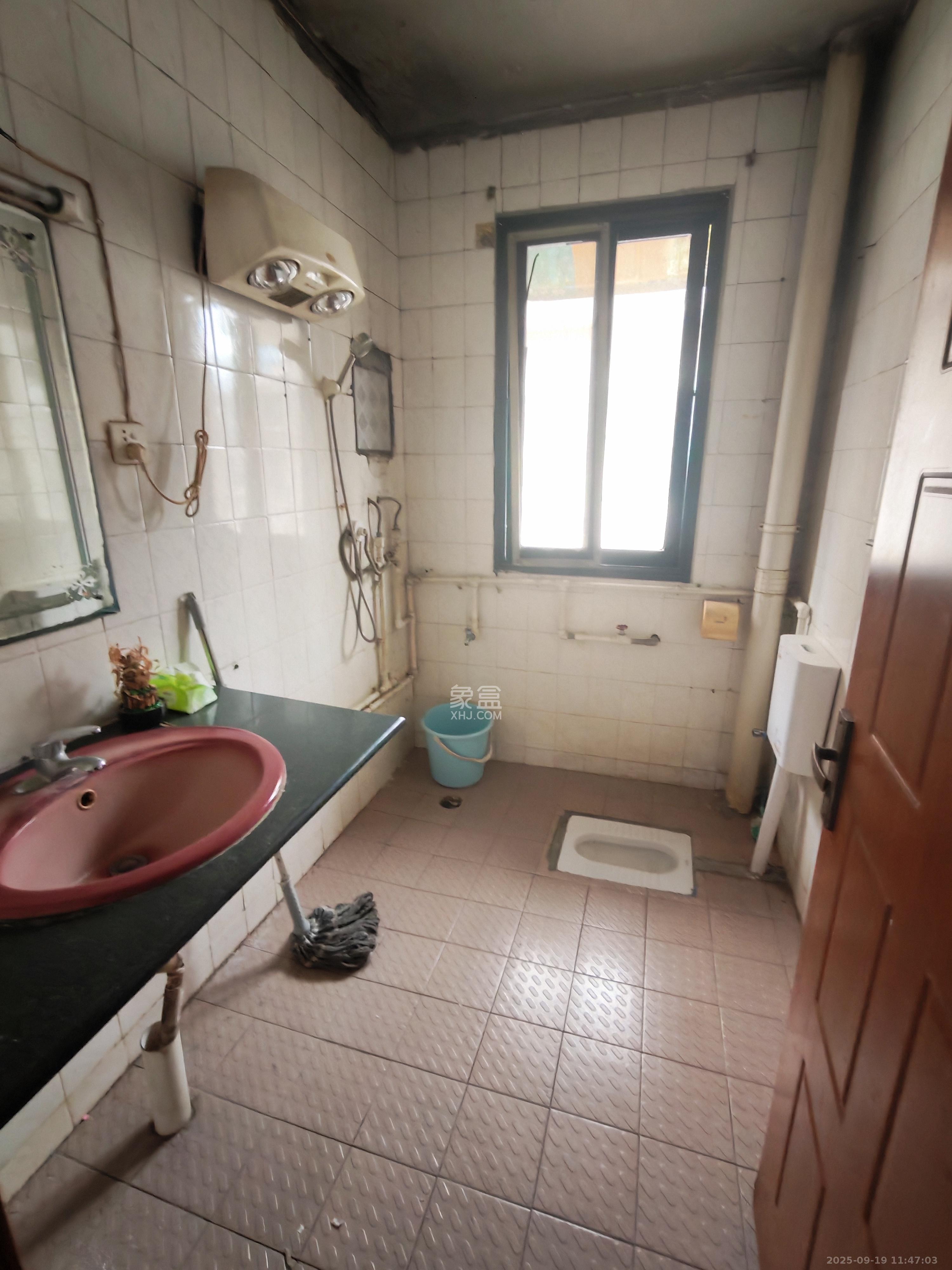 桐荫里社区  3室1厅1卫    1800.0元/月室内图