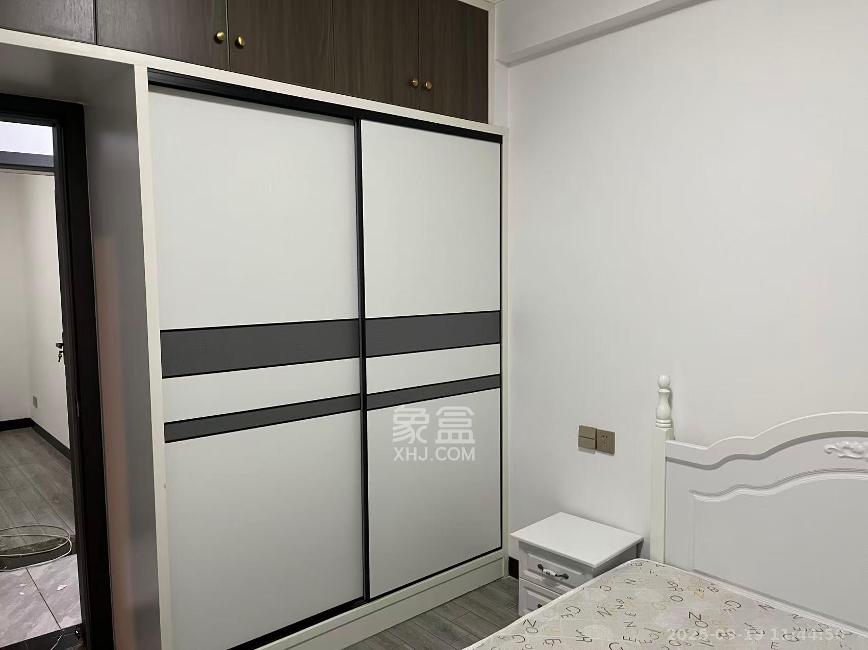 联丰苑 3室2厅2卫 2200.0元/月 联丰苑 3室2厅2卫 2200.0元/月室内图