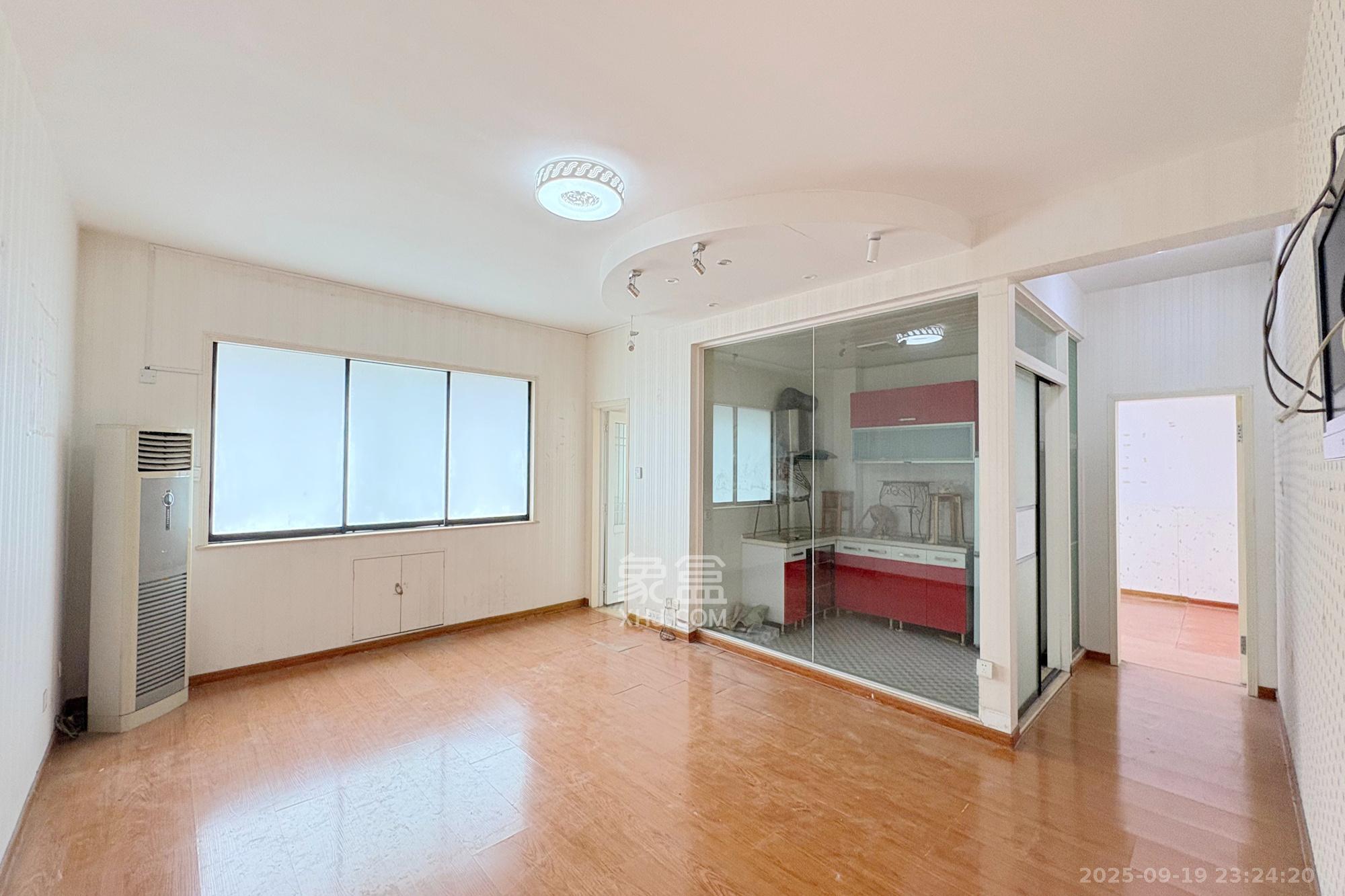 湘诚时速风标  2室1厅1卫    46.0万客厅