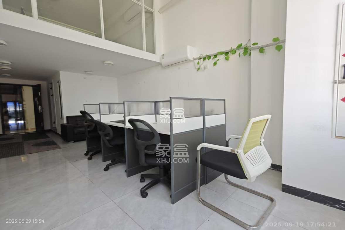 华润置地广场二期 1室1厅1卫 1600.00元/月 华润置地广场二期 1室1厅1卫 1600.00元/月室内图