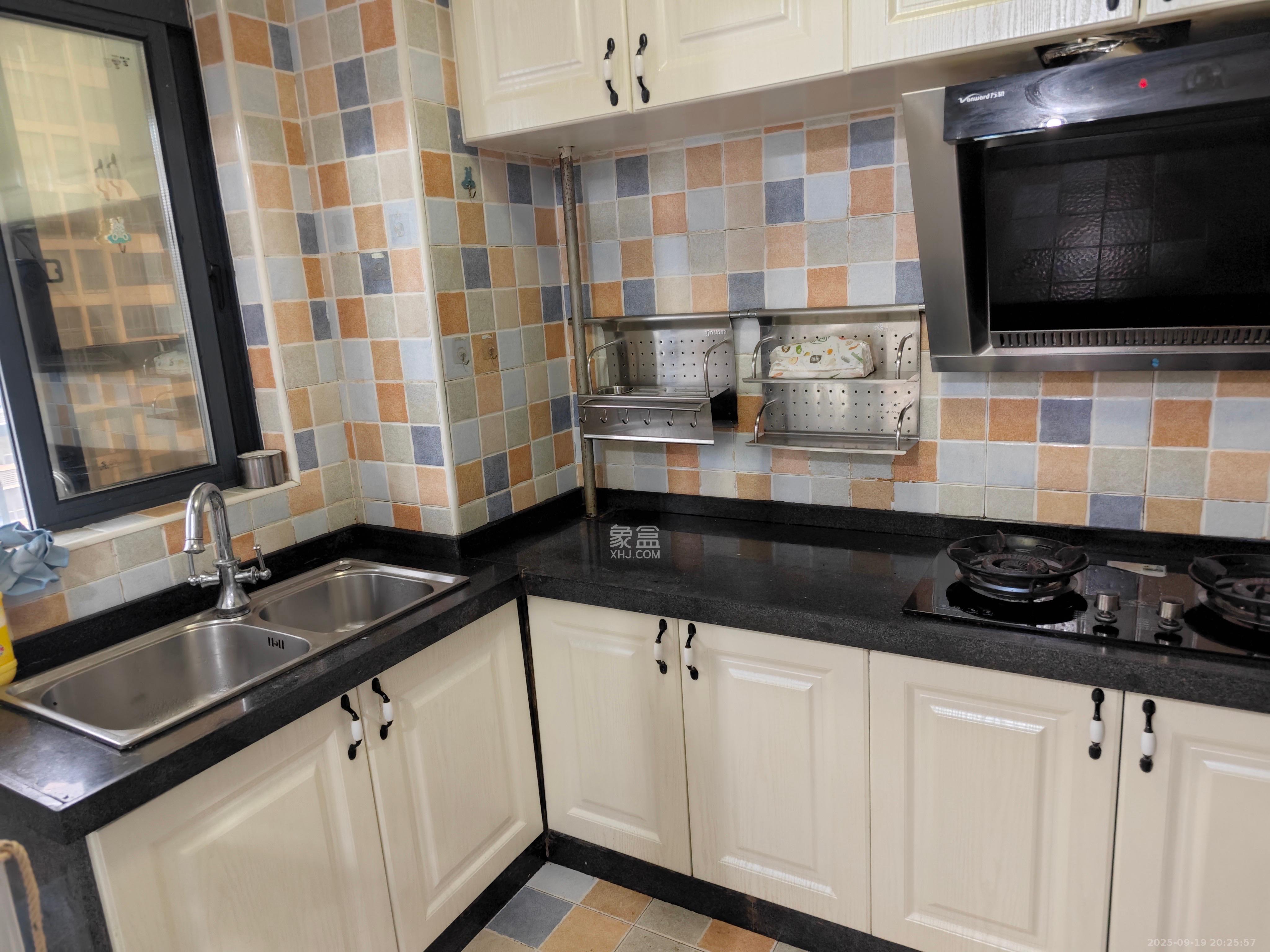 东岸城邦 3室2厅1卫 2750.00元/月 东岸城邦 3室2厅1卫 2750.00元/月室内图