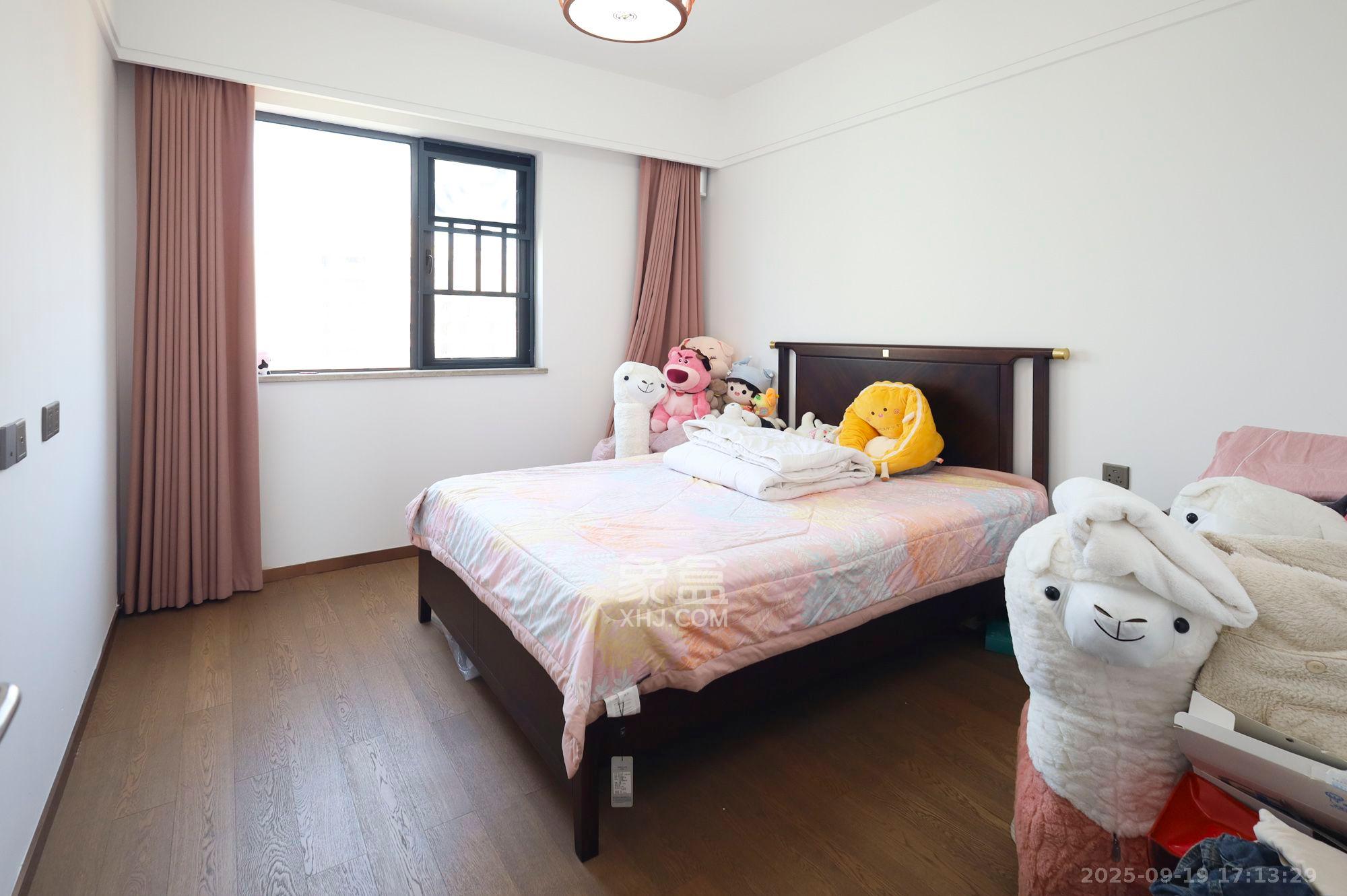 长沙万境潇湘  5室2厅3卫   12000.00元/月室内图