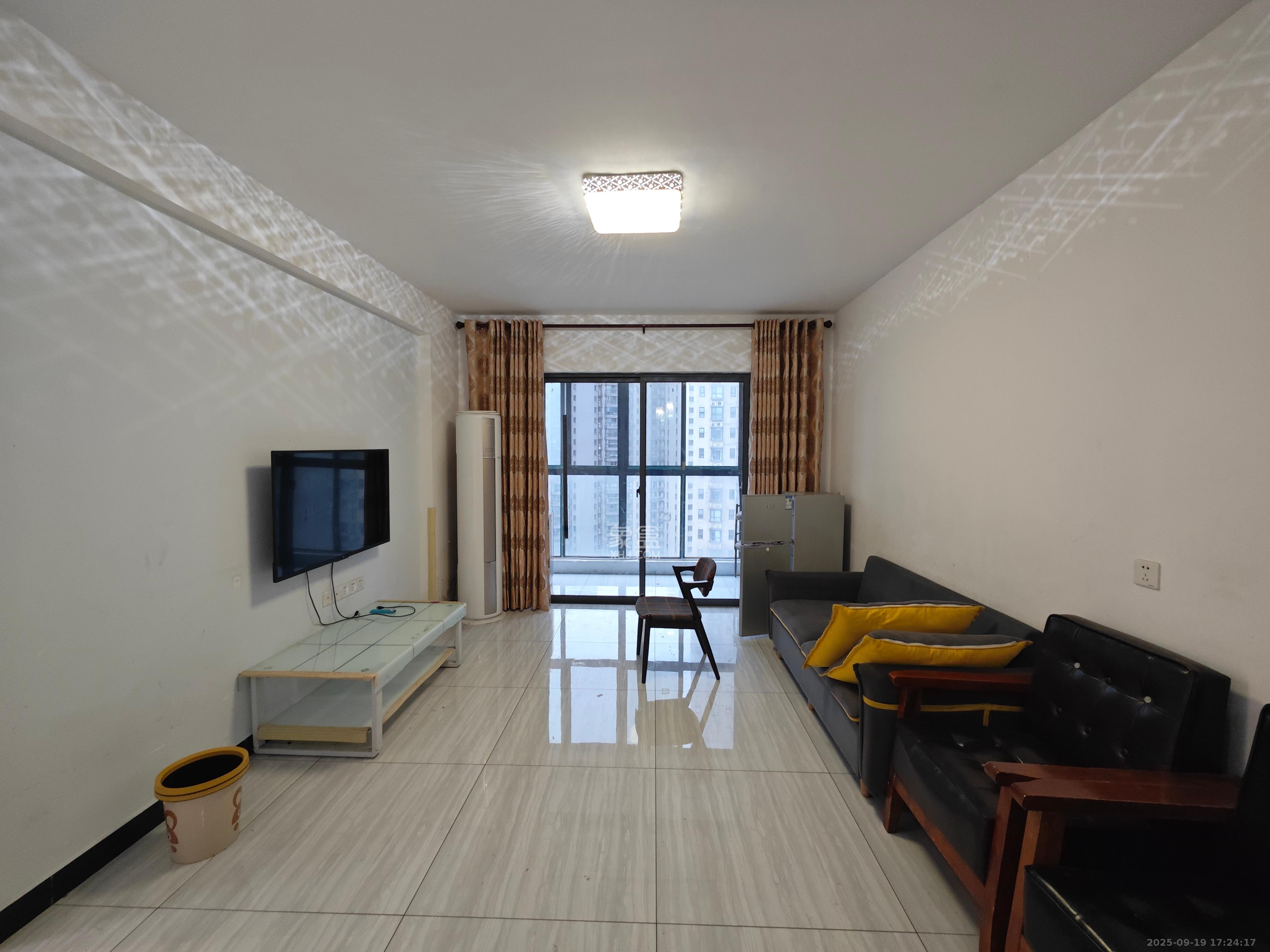 杜鹃文苑  2室2厅1卫    1800.0元/月室内图1