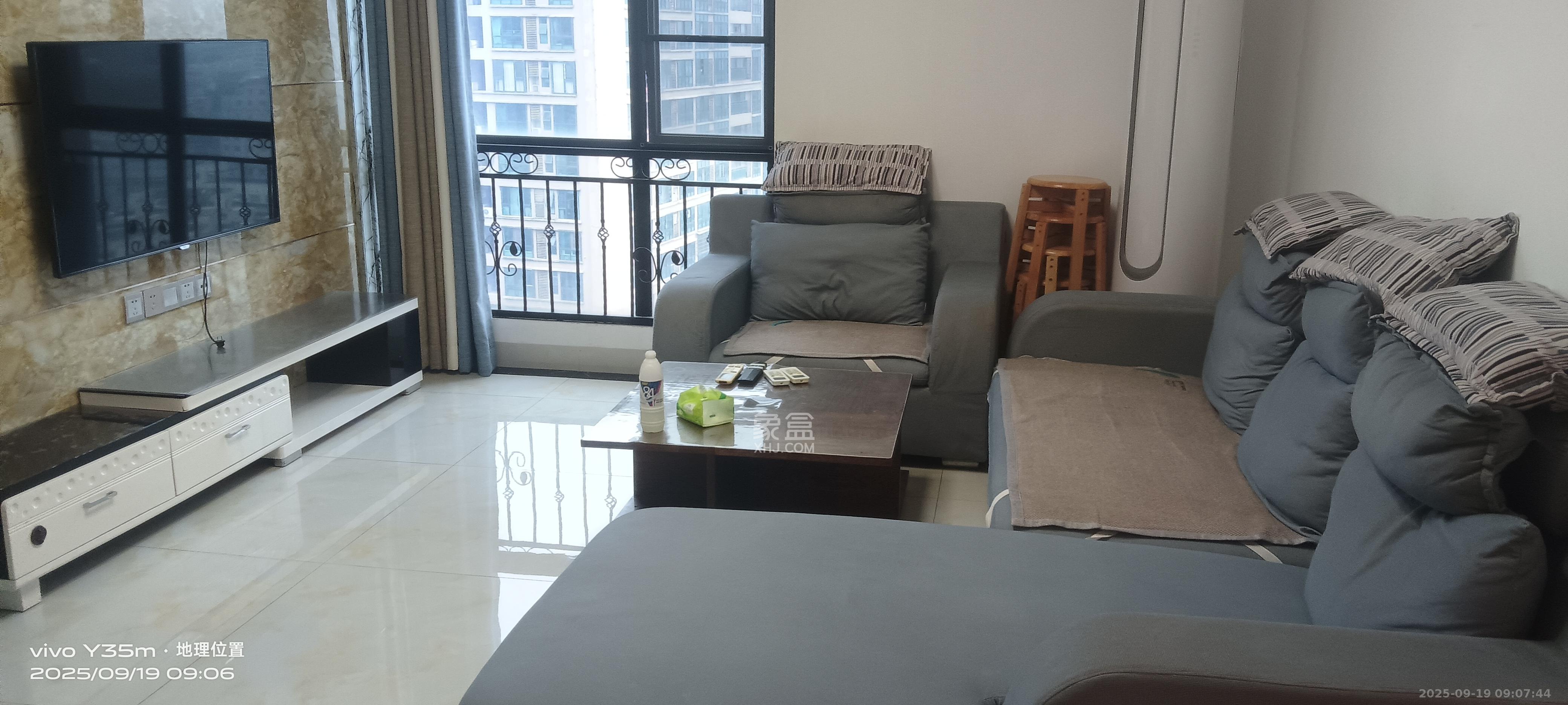 公园9号  2室2厅1卫    3800.0元/月室内图