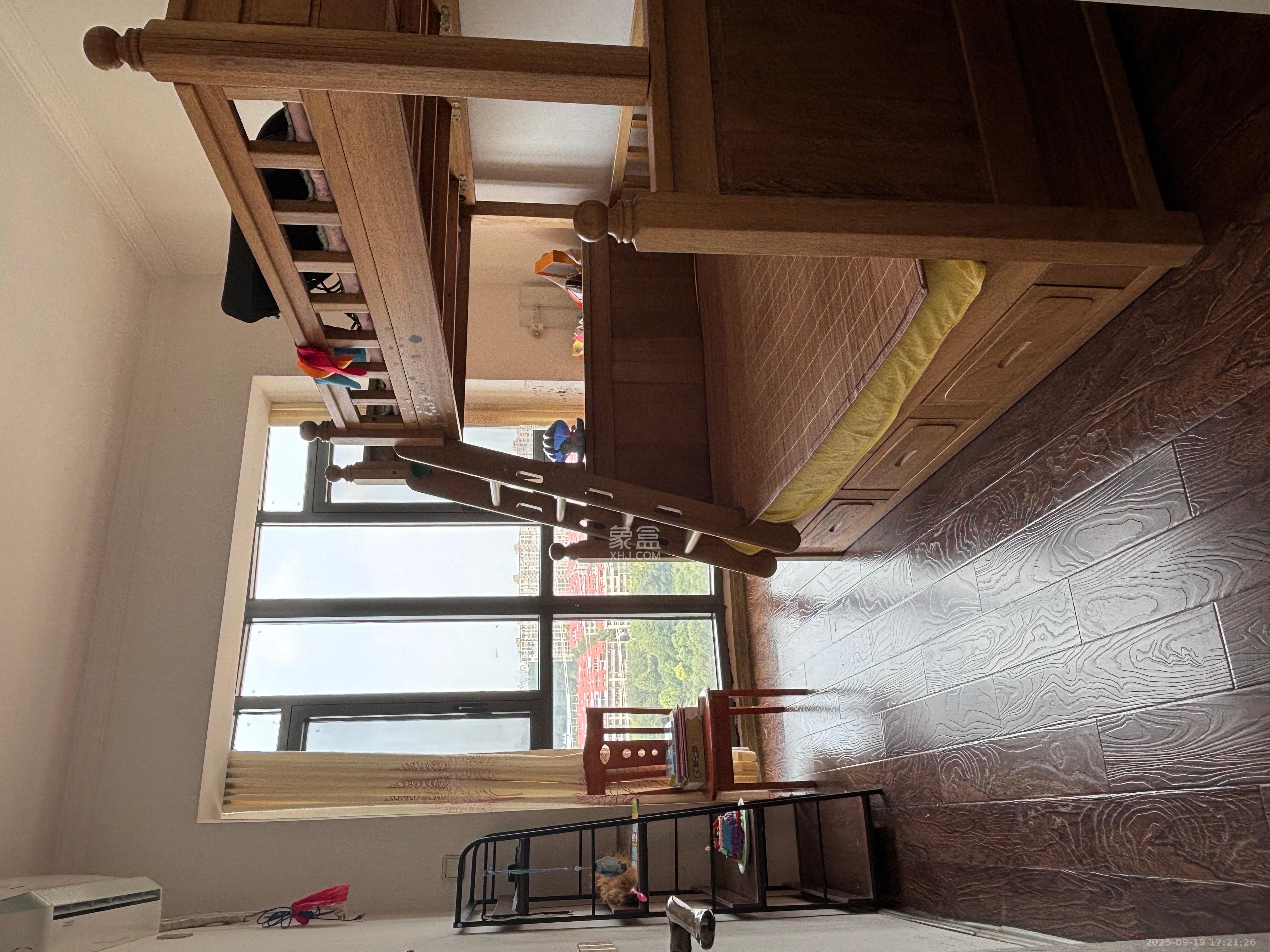 芙佳花园  4室2厅2卫    2500.0元/月室内图