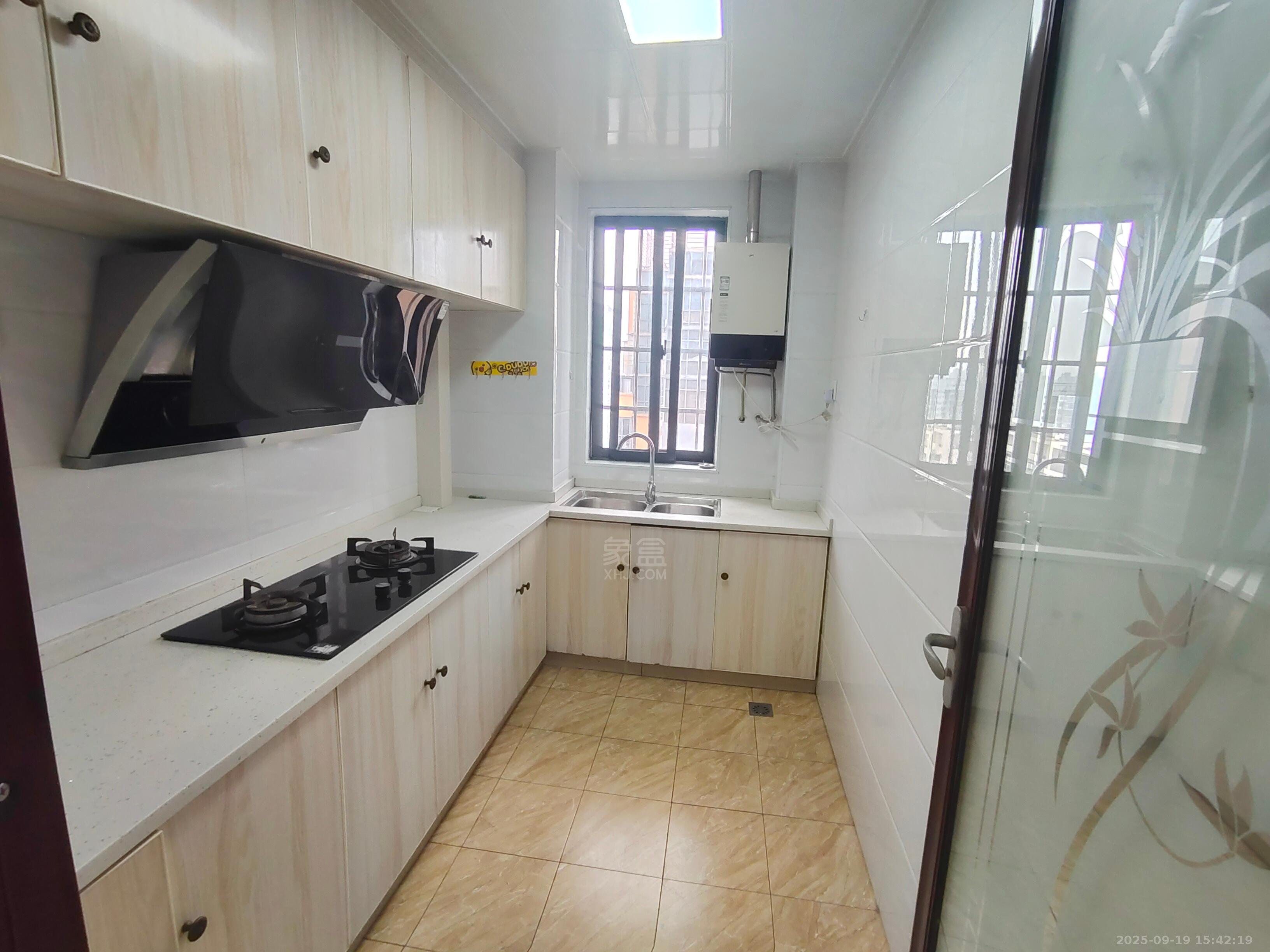 文化园三期 2室2厅1卫 1500.0元/月 文化园三期 2室2厅1卫 1500.0元/月室内图