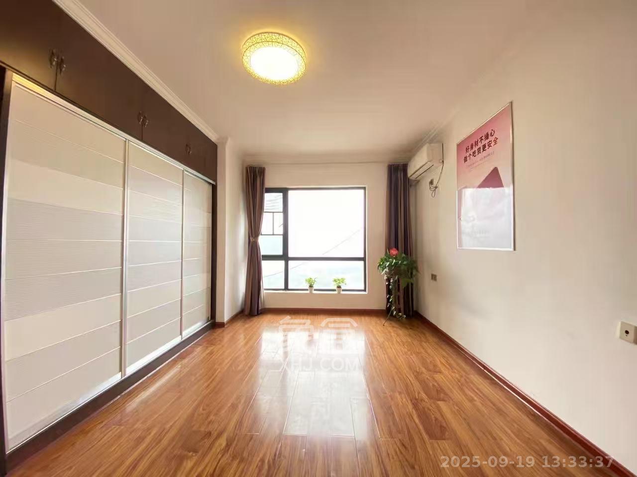 达美D6区  4室2厅2卫    4500.0元/月室内图