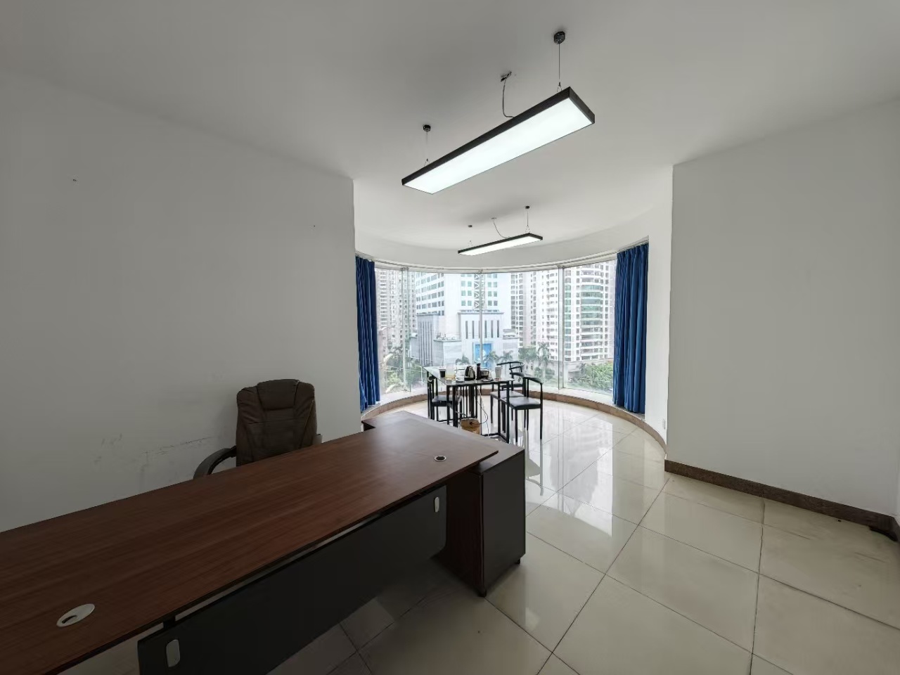 半山花园 4室2厅2卫 5000.0元/月 半山花园 4室2厅2卫 5000.0元/月室内图