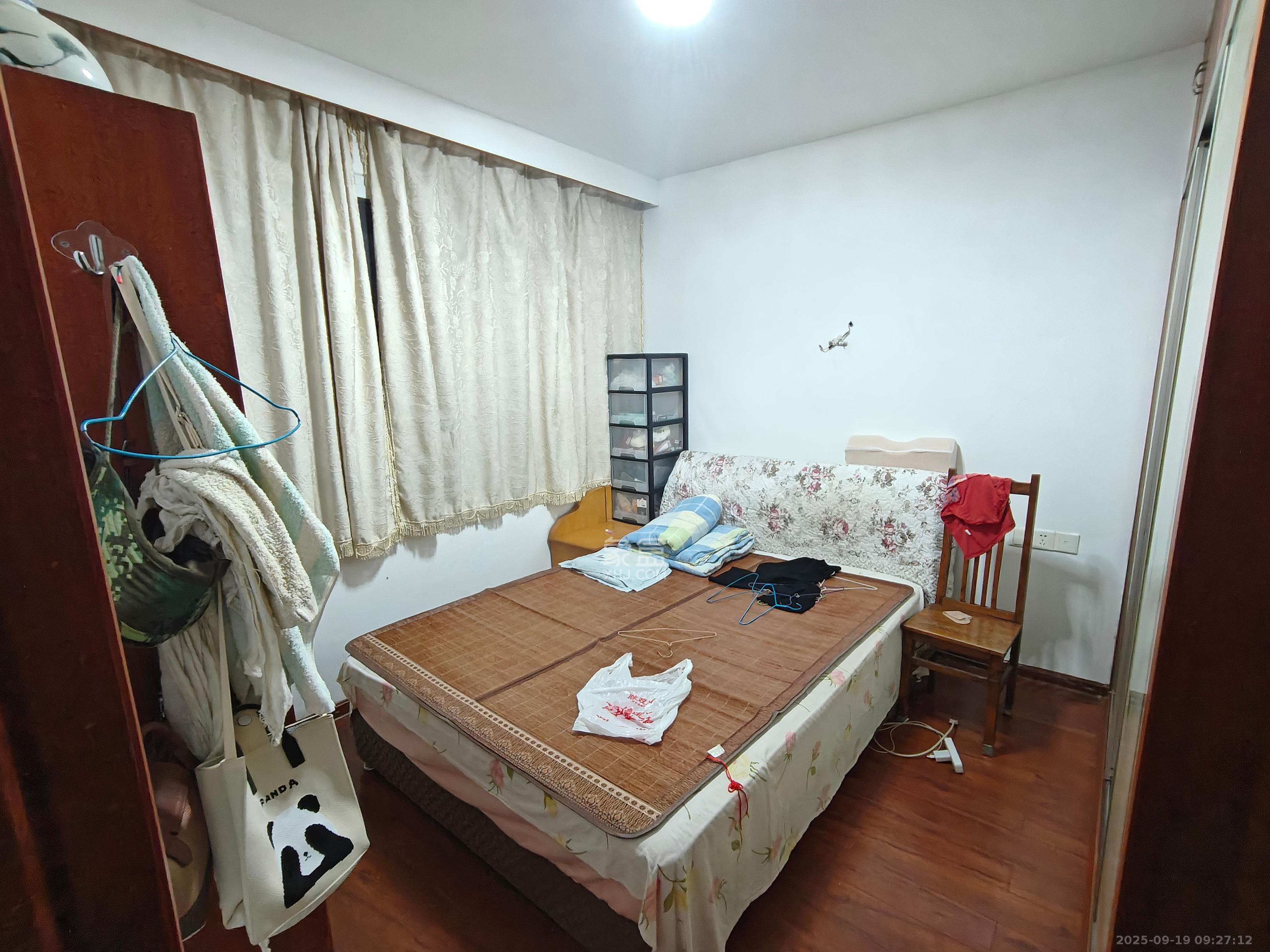 湖南医大附二院红旗区宿舍 2室2厅1卫 2200.0元/月 湖南医大附二院红旗区宿舍 2室2厅1卫 2200.0元/月室内图