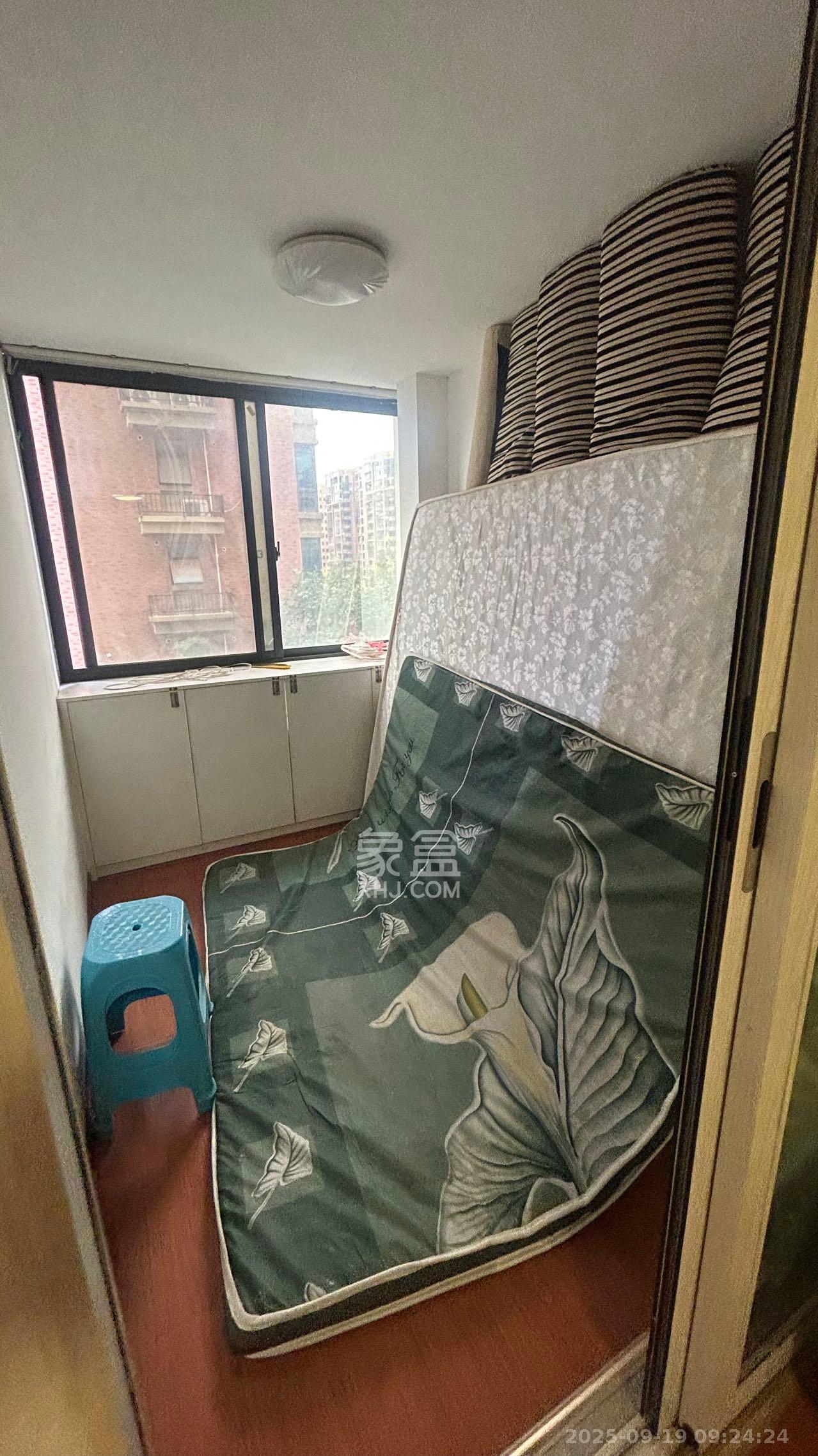 金谷豪庭 2室2厅1卫 1400.0元/月 金谷豪庭 2室2厅1卫 1400.0元/月室内图