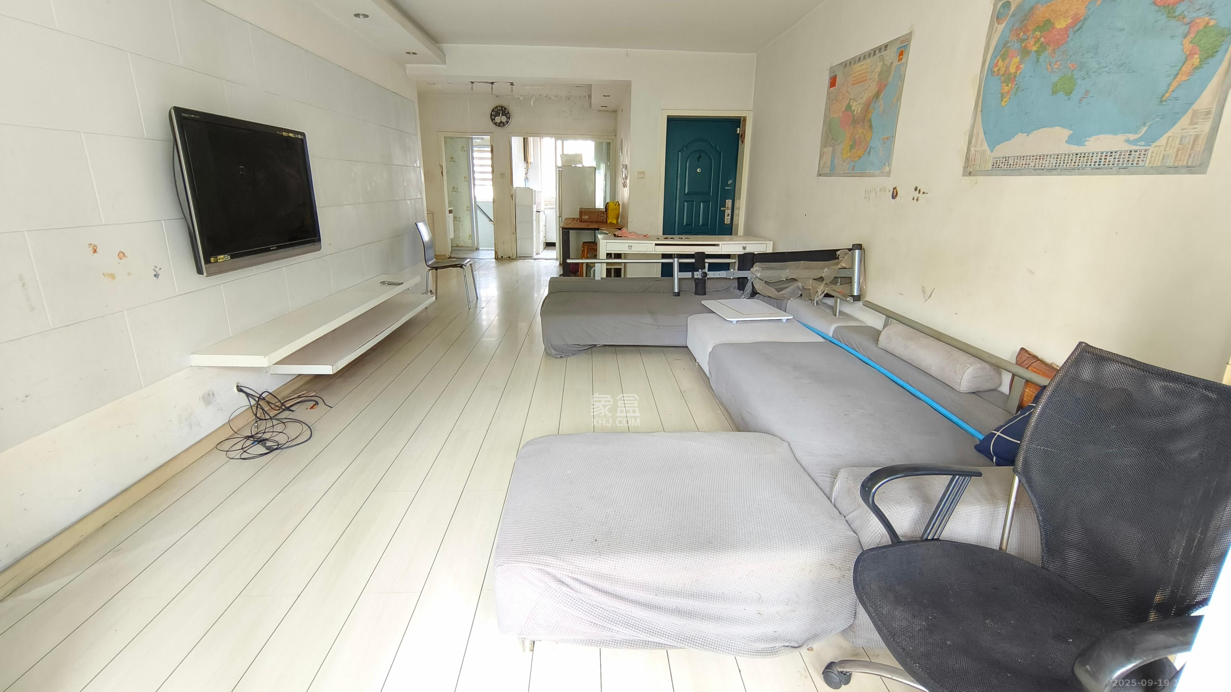 德润园  3室2厅1卫    1800.0元/月室内图