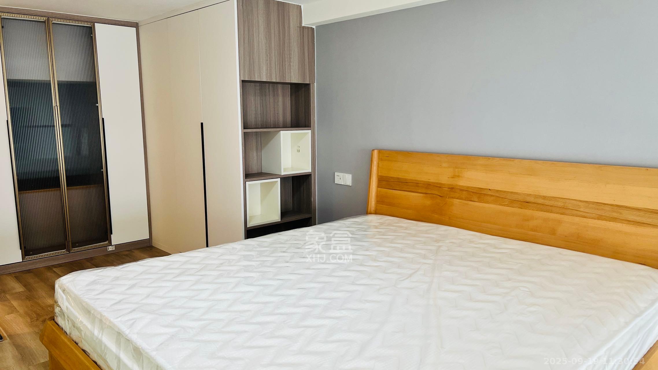 藏珑湖上公馆  1室1厅2卫    3000.0元/月室内图