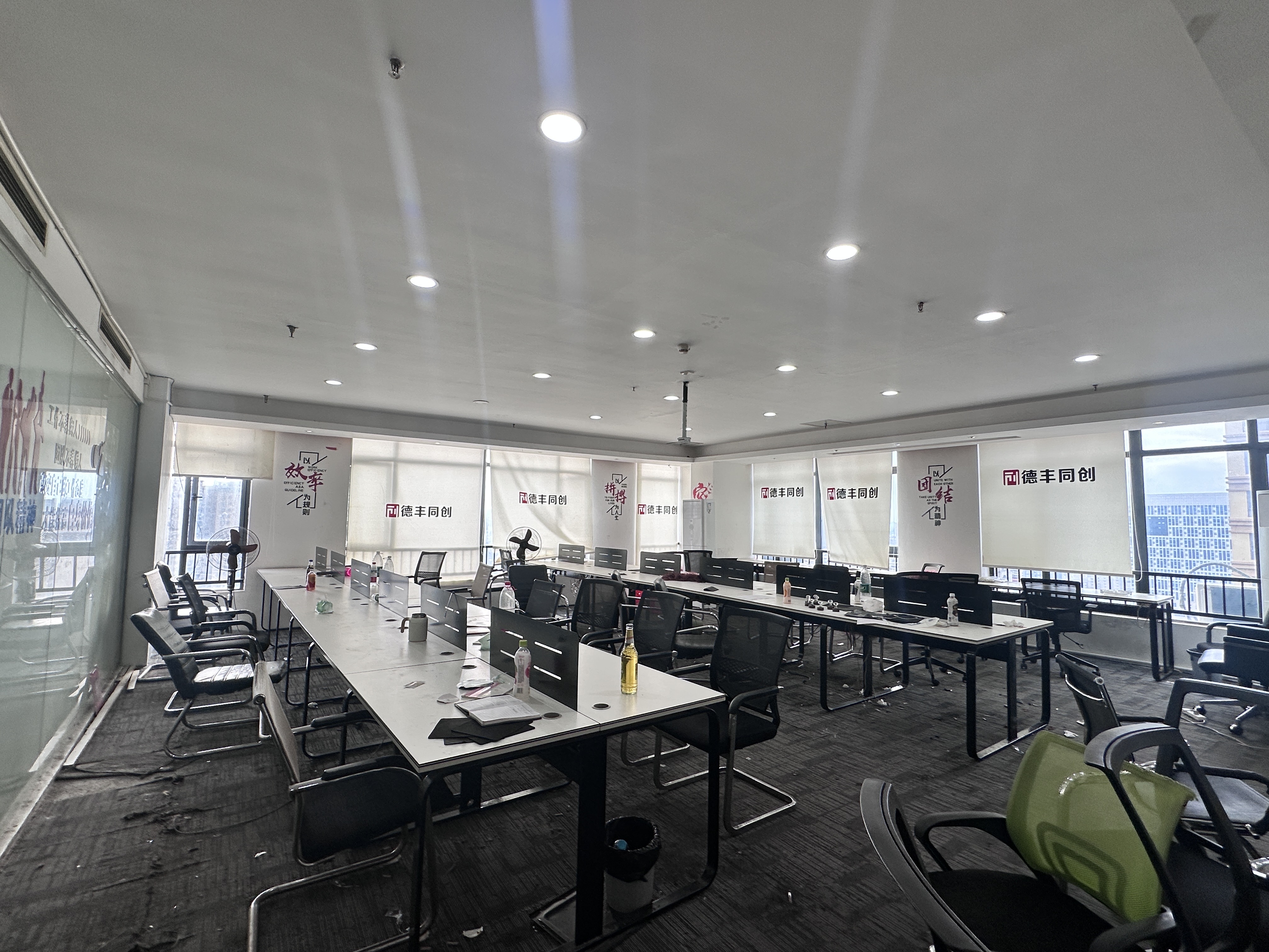 安发5A甲级写字楼  1室1厅0卫    8000.0元/月户型图