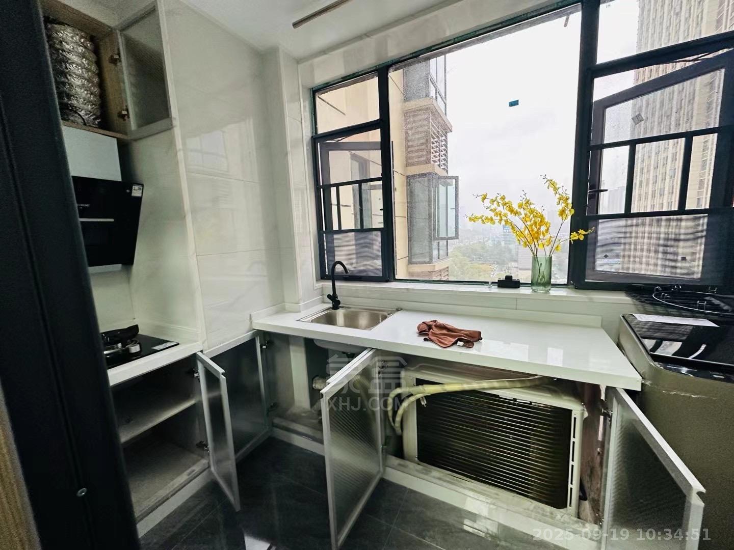 和顺天河广场(型格广场) 1室1厅1卫 1100.0元/月 和顺天河广场(型格广场) 1室1厅1卫 1100.0元/月室内图