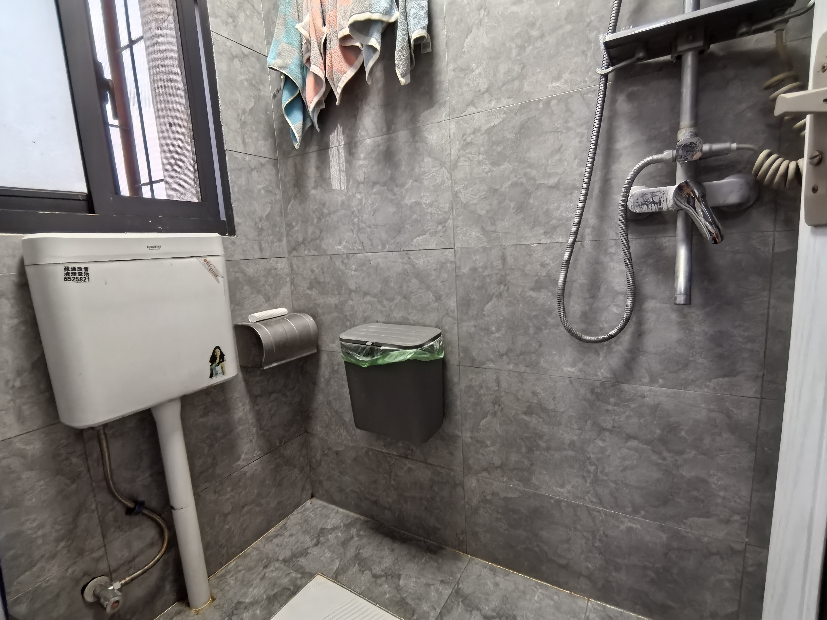 三中(校内)家属院 1室0厅0卫 2000.0元/月 三中(校内)家属院 1室0厅0卫 2000.0元/月室内图