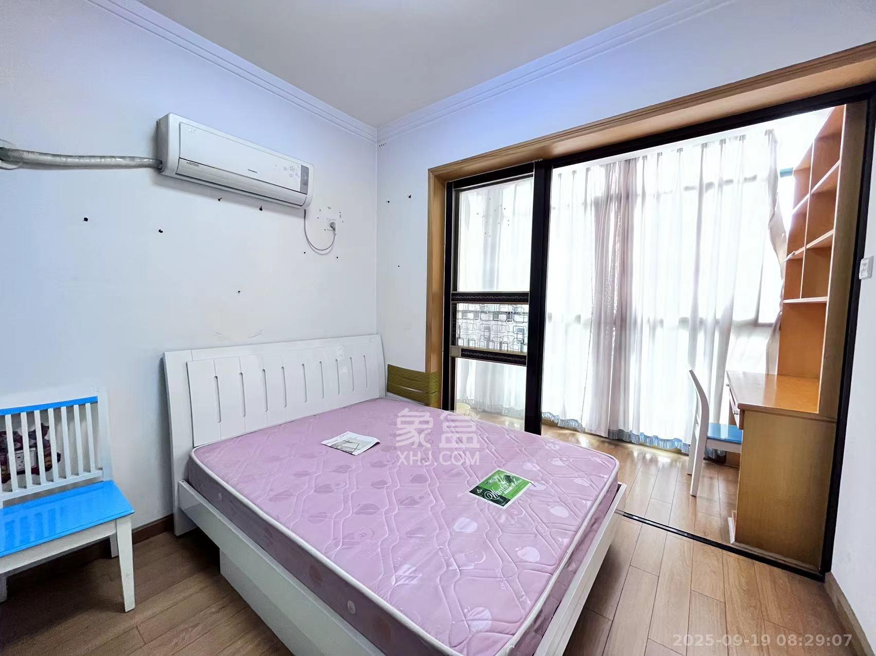 望兴景园一期  3室2厅2卫    2700.0元/月室内图