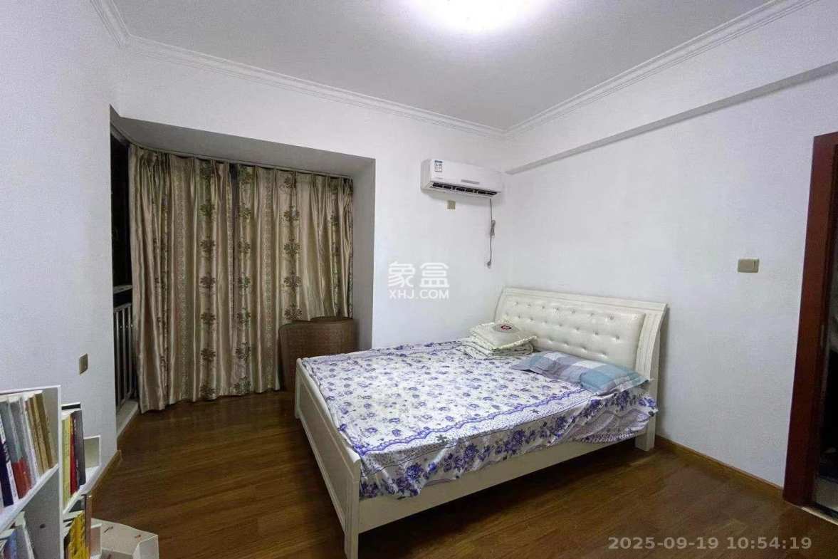 兴威帕克水岸 3室2厅2卫 2300.0元/月 兴威帕克水岸 3室2厅2卫 2300.0元/月室内图