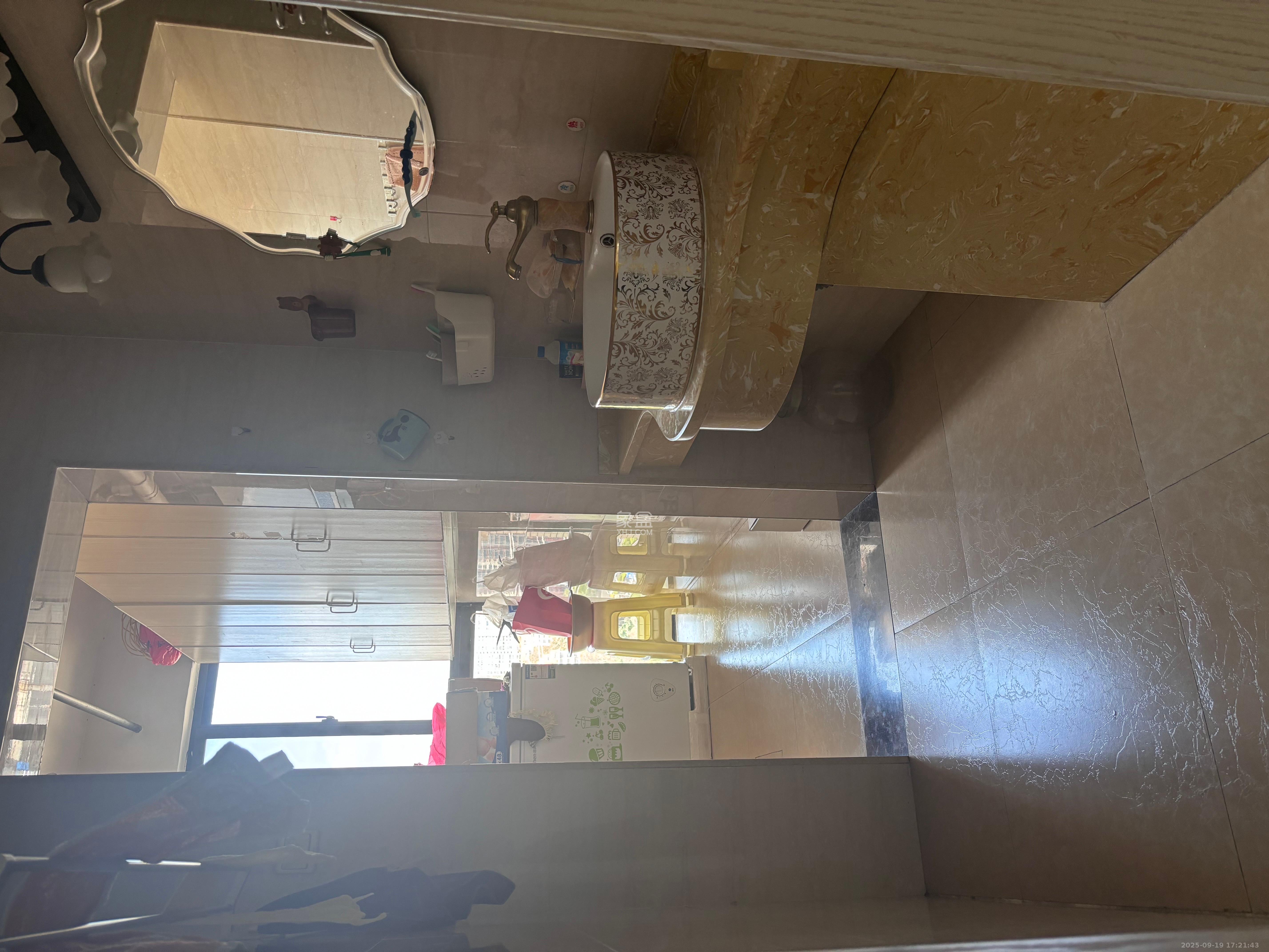 芙佳花园  4室2厅2卫    2500.0元/月室内图