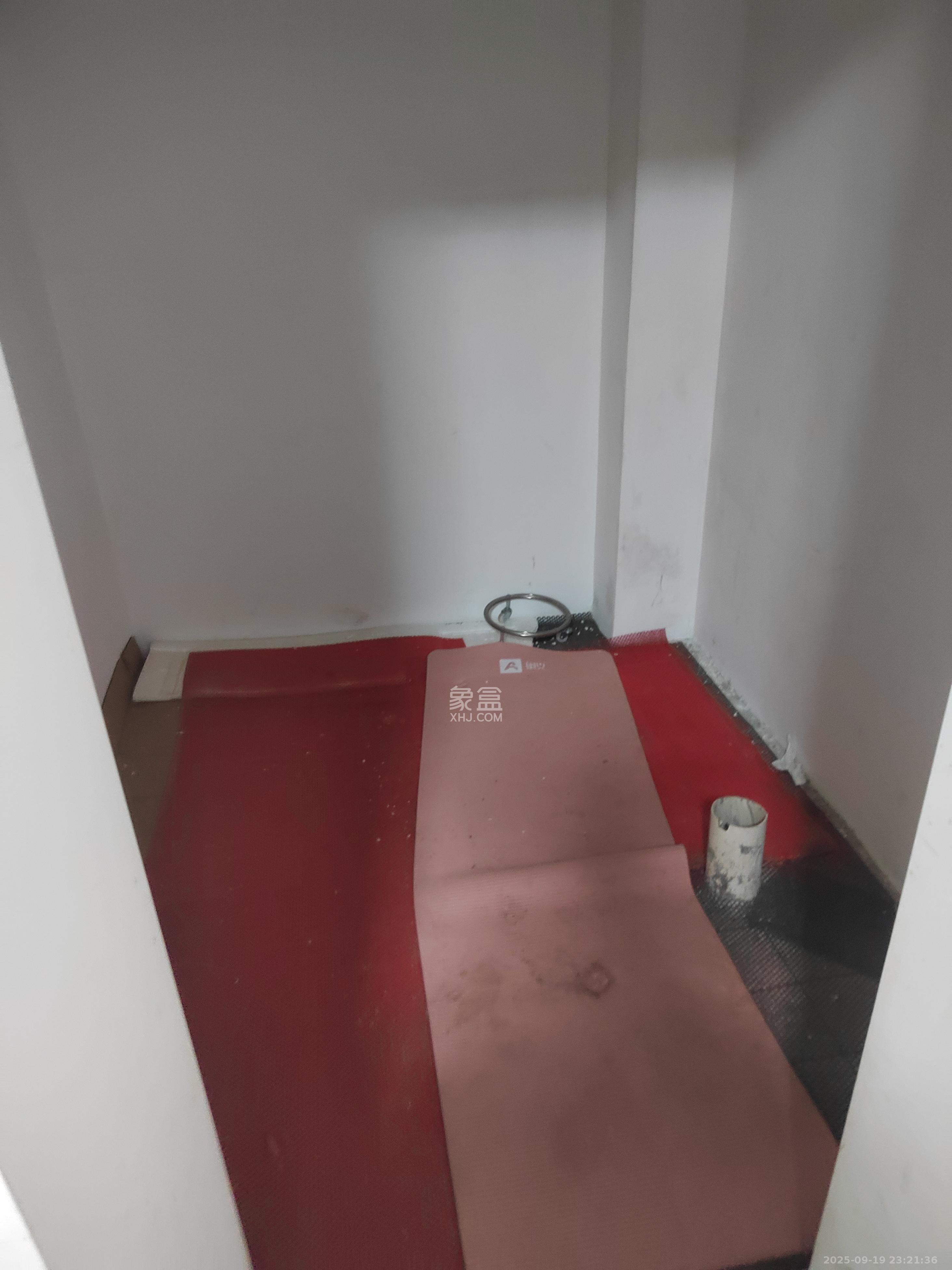 鄱阳小区 3室2厅1卫 1300.0元/月 鄱阳小区 3室2厅1卫 1300.0元/月室内图