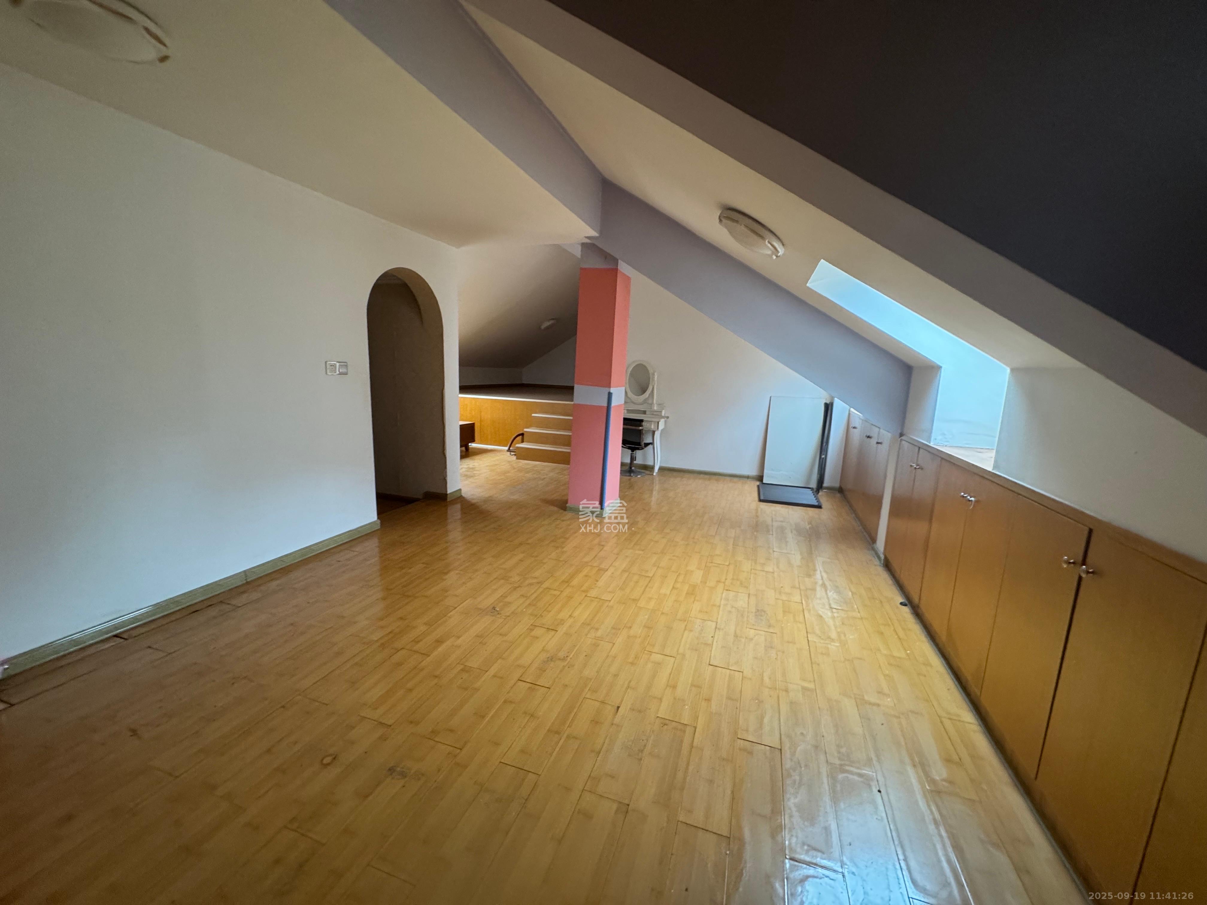 华润凤凰城一期 1室2厅2卫 2800.0元/月 华润凤凰城一期 1室2厅2卫 2800.0元/月室内图