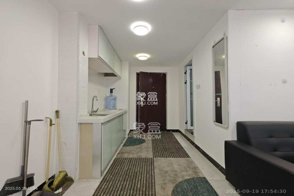 华润置地广场二期 1室1厅1卫 1600.00元/月 华润置地广场二期 1室1厅1卫 1600.00元/月室内图