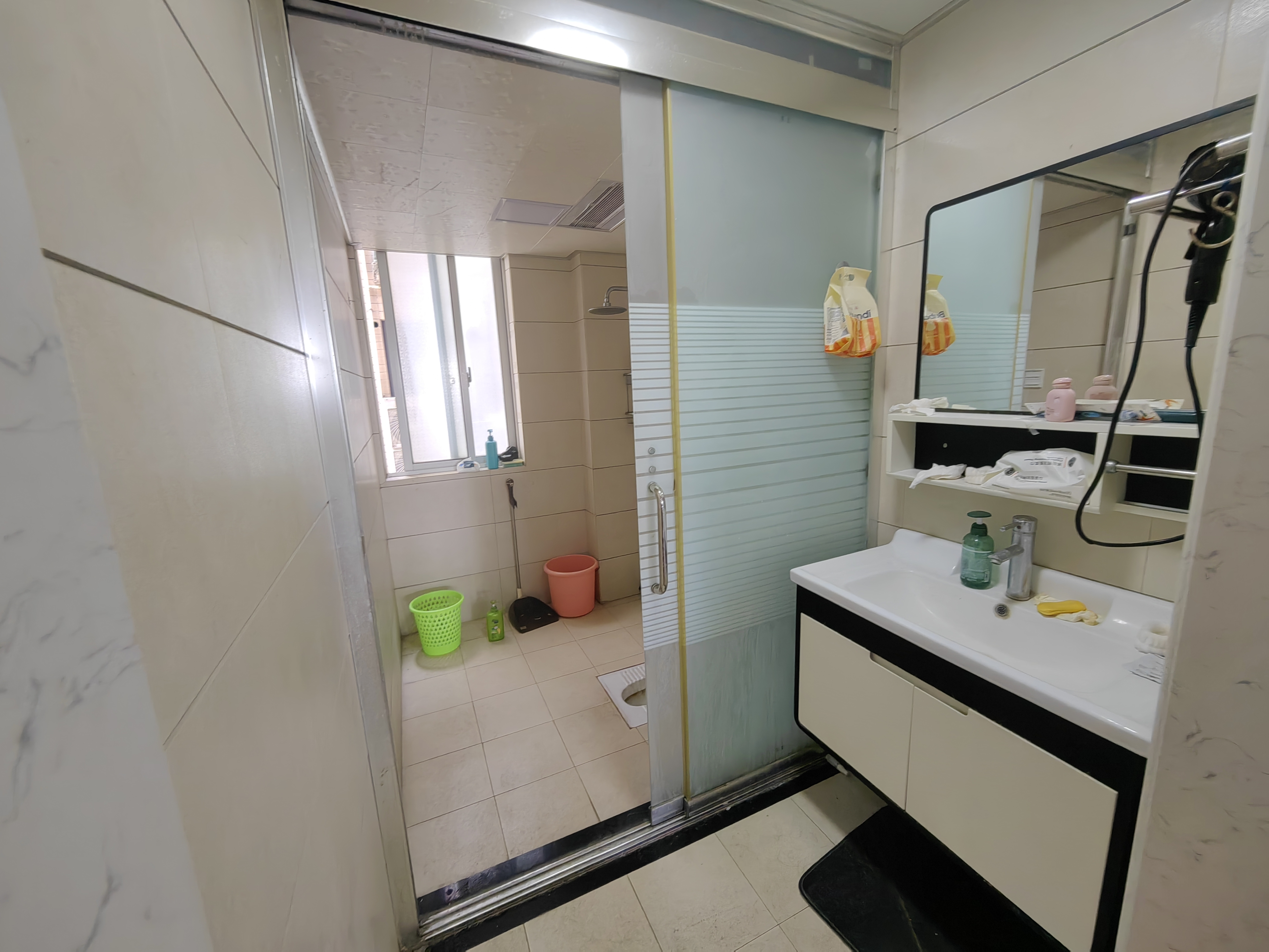 仁济新村 4室2厅1卫 2600.00元/月 仁济新村 4室2厅1卫 2600.00元/月室内图