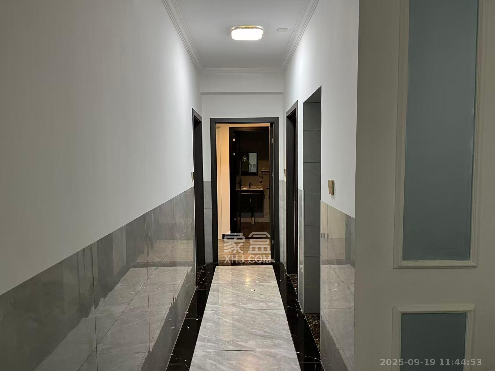 联丰苑 3室2厅2卫 2200.0元/月 联丰苑 3室2厅2卫 2200.0元/月室内图