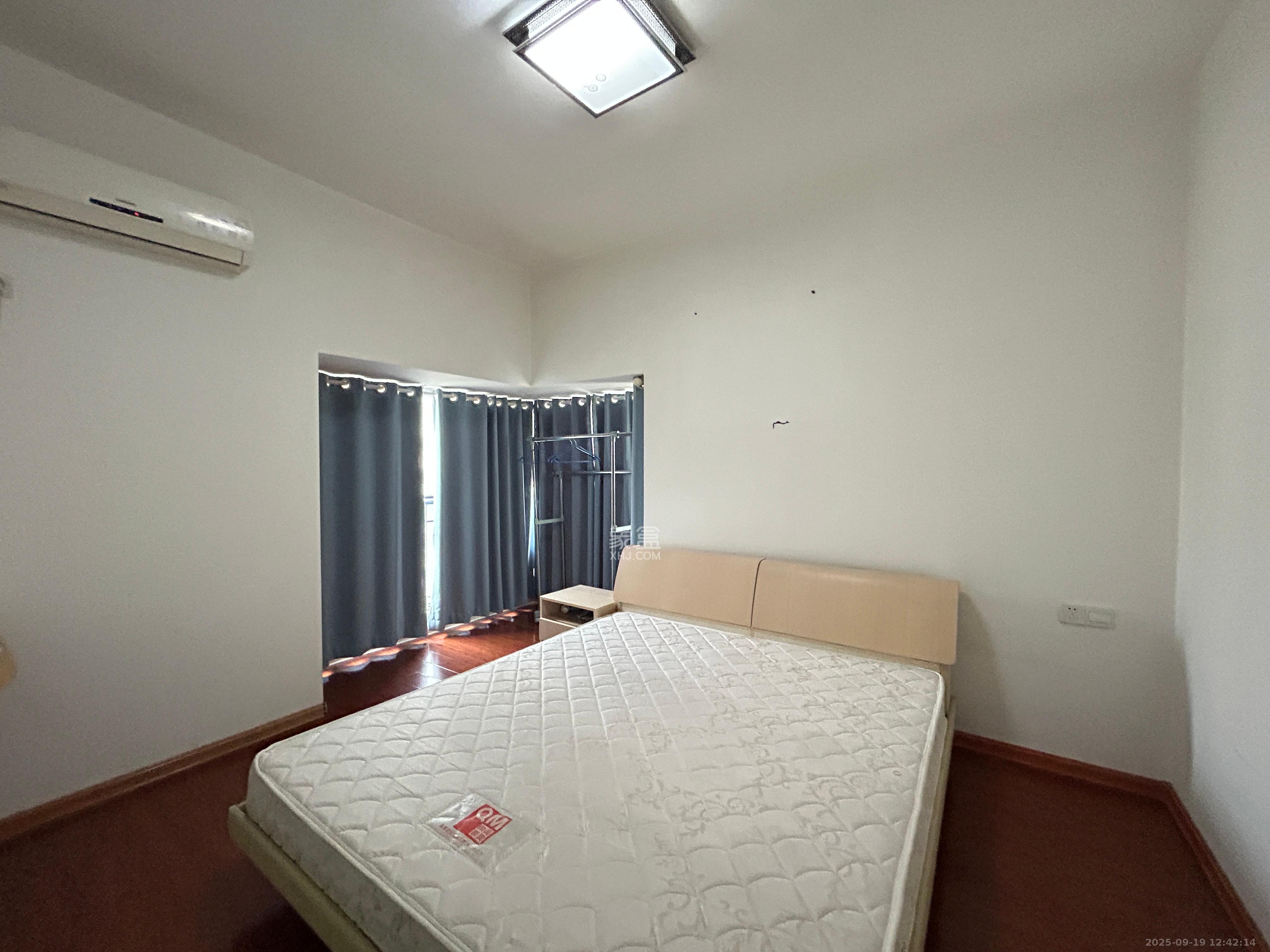 长盛岚庭  3室2厅1卫    2400.0元/月室内图