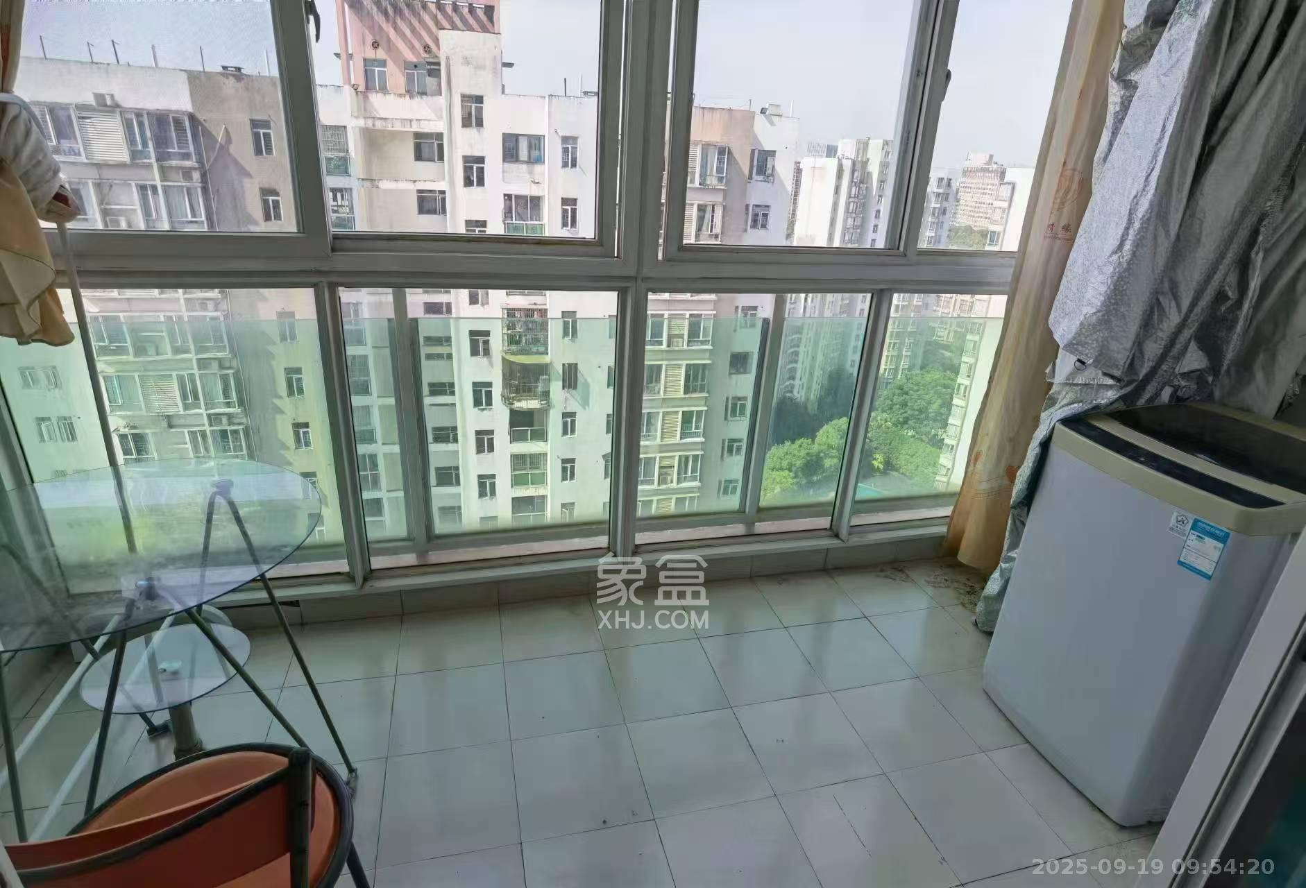 湘麓国际  2室2厅1卫    2000.0元/月室内图