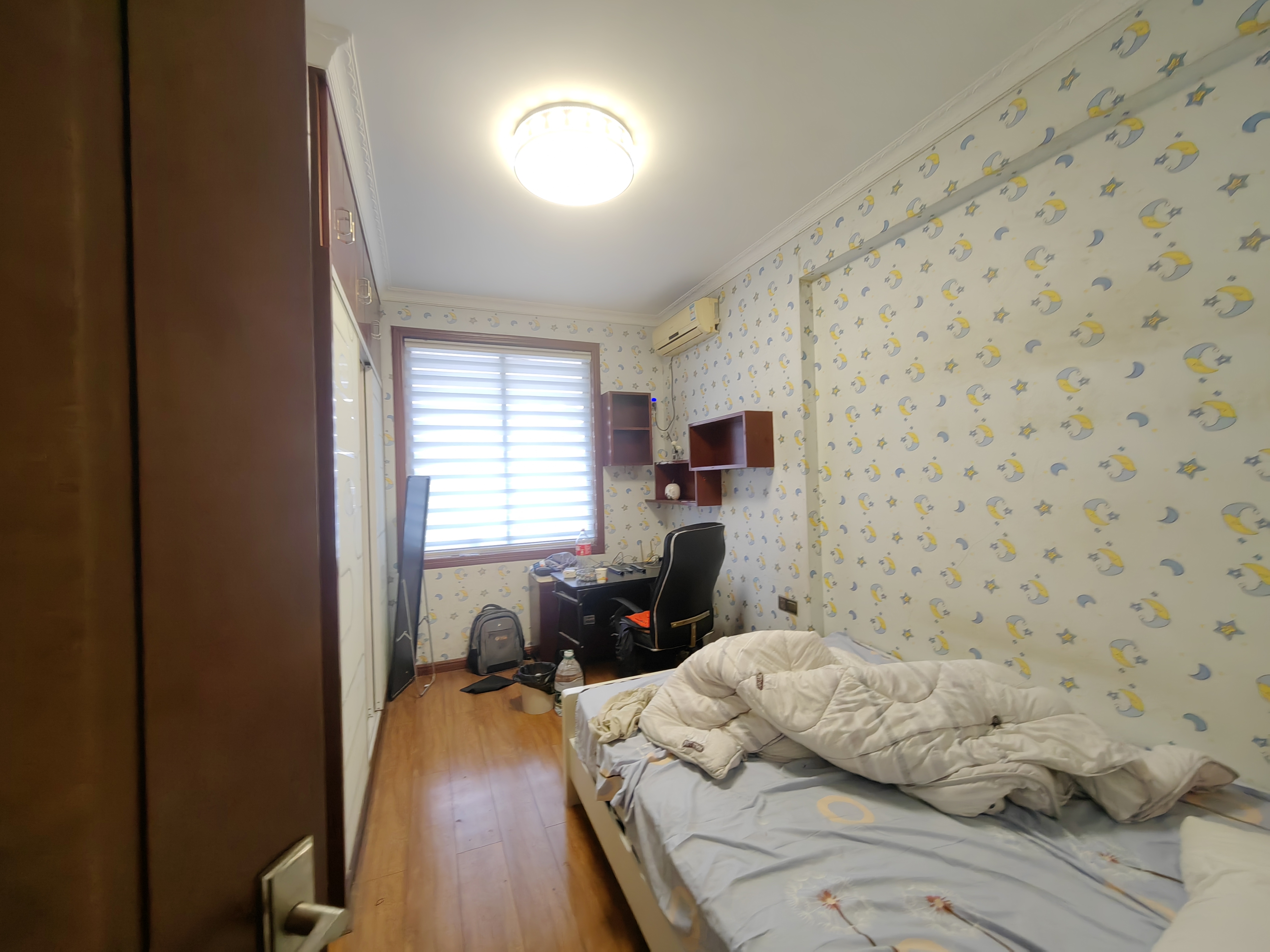 仁济新村 4室2厅1卫 2600.00元/月 仁济新村 4室2厅1卫 2600.00元/月室内图