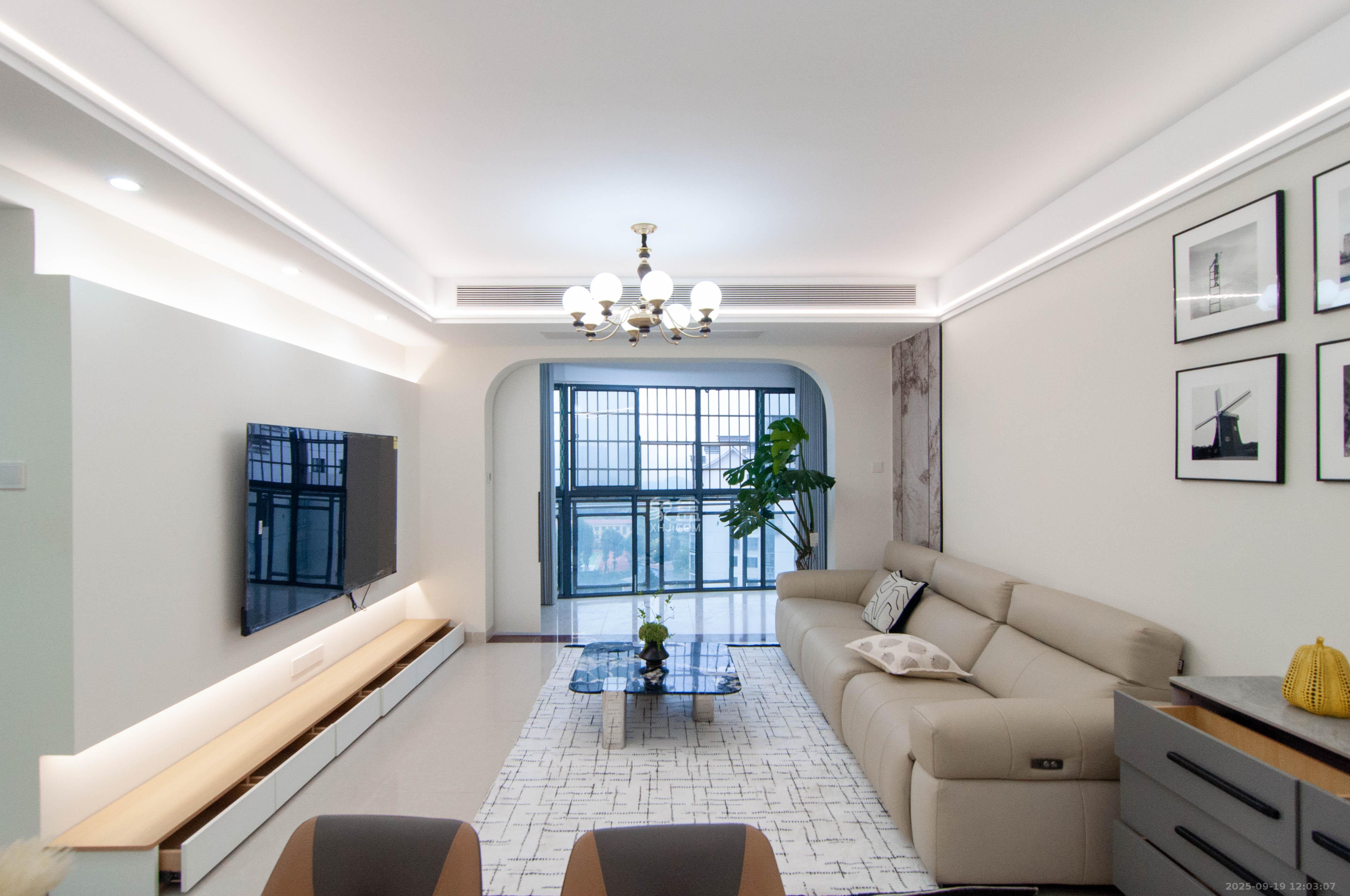 海林馨香雅苑 3室2厅1卫 76.8万 海林馨香雅苑 3室2厅1卫 76.8万客厅