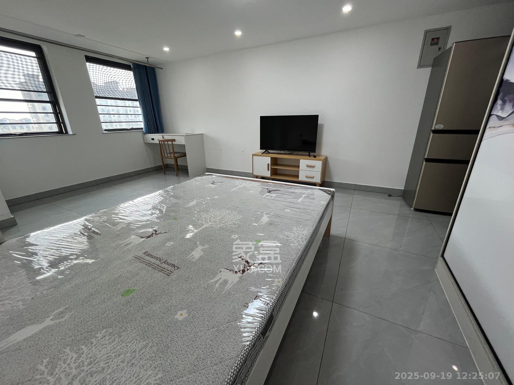 华润置地广场二期 1室1厅1卫 1100.0元/月 华润置地广场二期 1室1厅1卫 1100.0元/月室内图