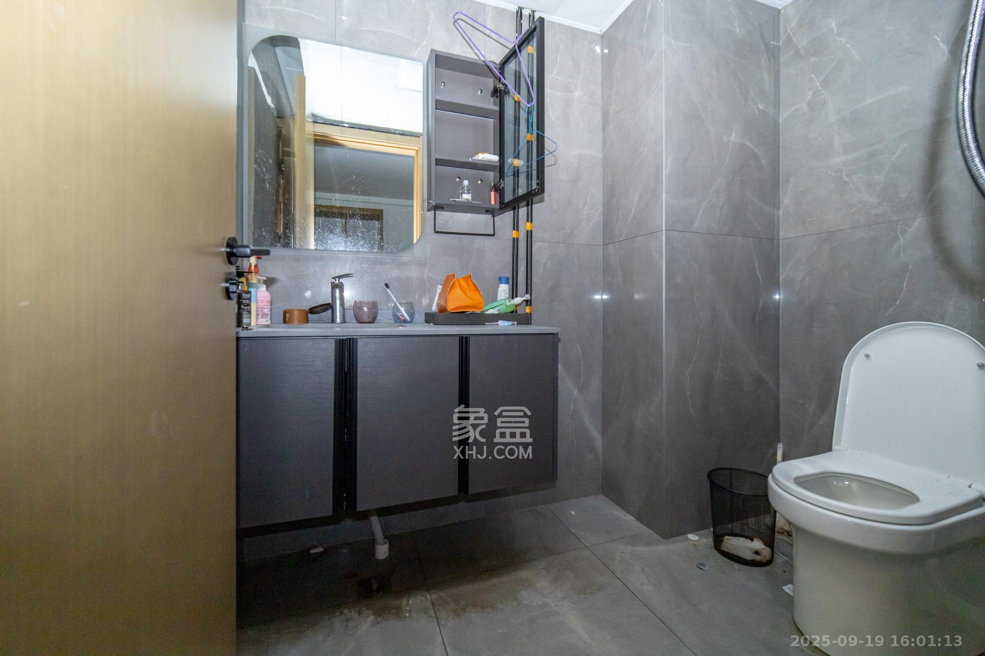 金科时代中心  1室1厅1卫    15.0万 金科时代中心  1室1厅1卫    15.0万卫生间