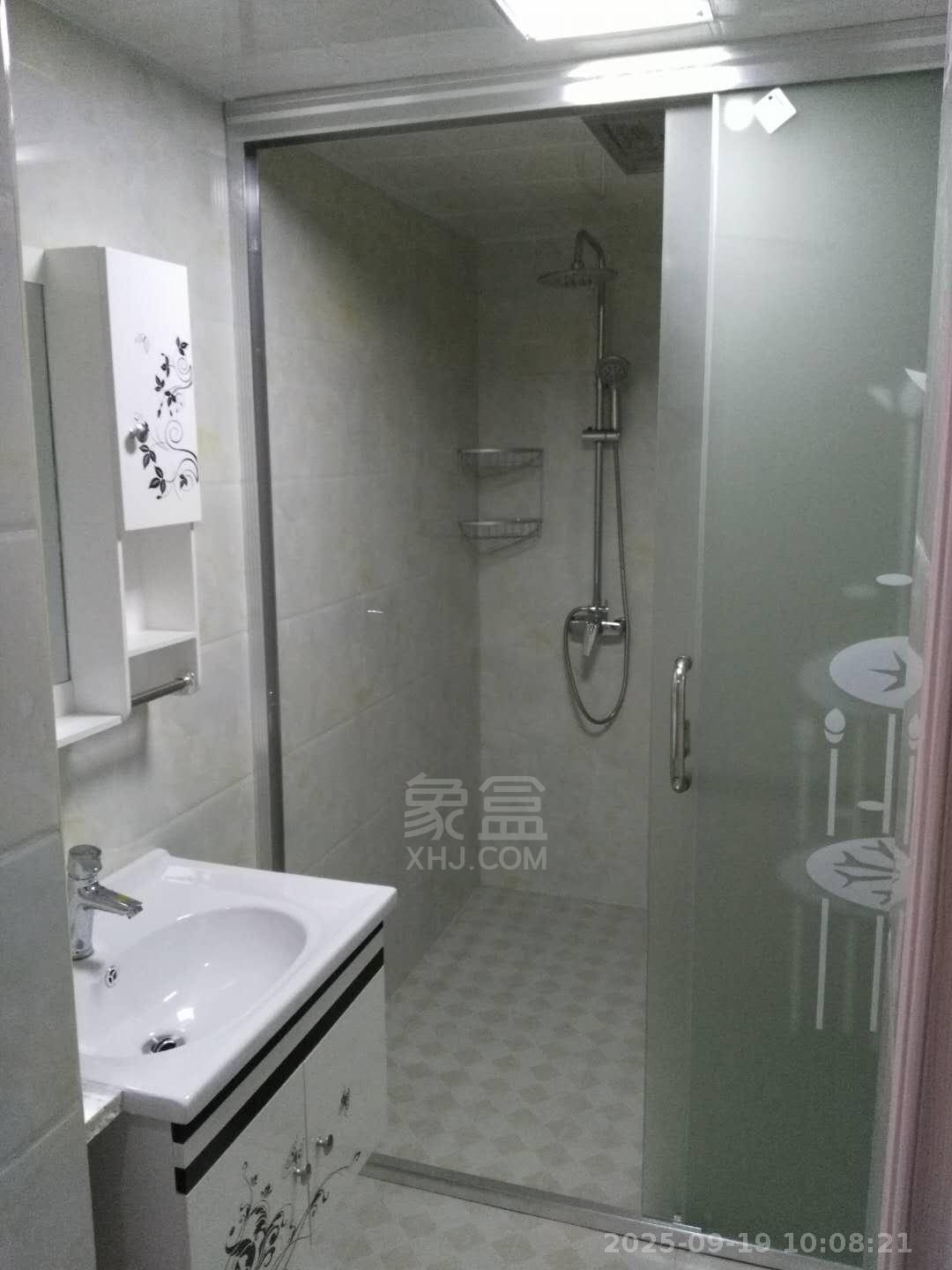 中泰财富湘江 1室1厅1卫 1300.0元/月 中泰财富湘江 1室1厅1卫 1300.0元/月室内图