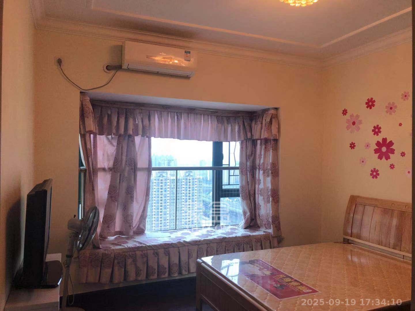 恒大雅苑 3室2厅1卫 2600.0元/月 恒大雅苑 3室2厅1卫 2600.0元/月室内图