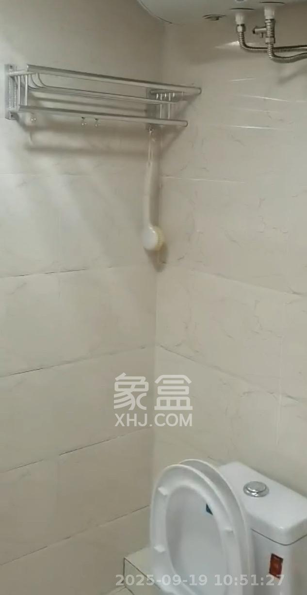 中建芙蓉工社 1室1厅1卫 1300.0元/月 中建芙蓉工社 1室1厅1卫 1300.0元/月室内图