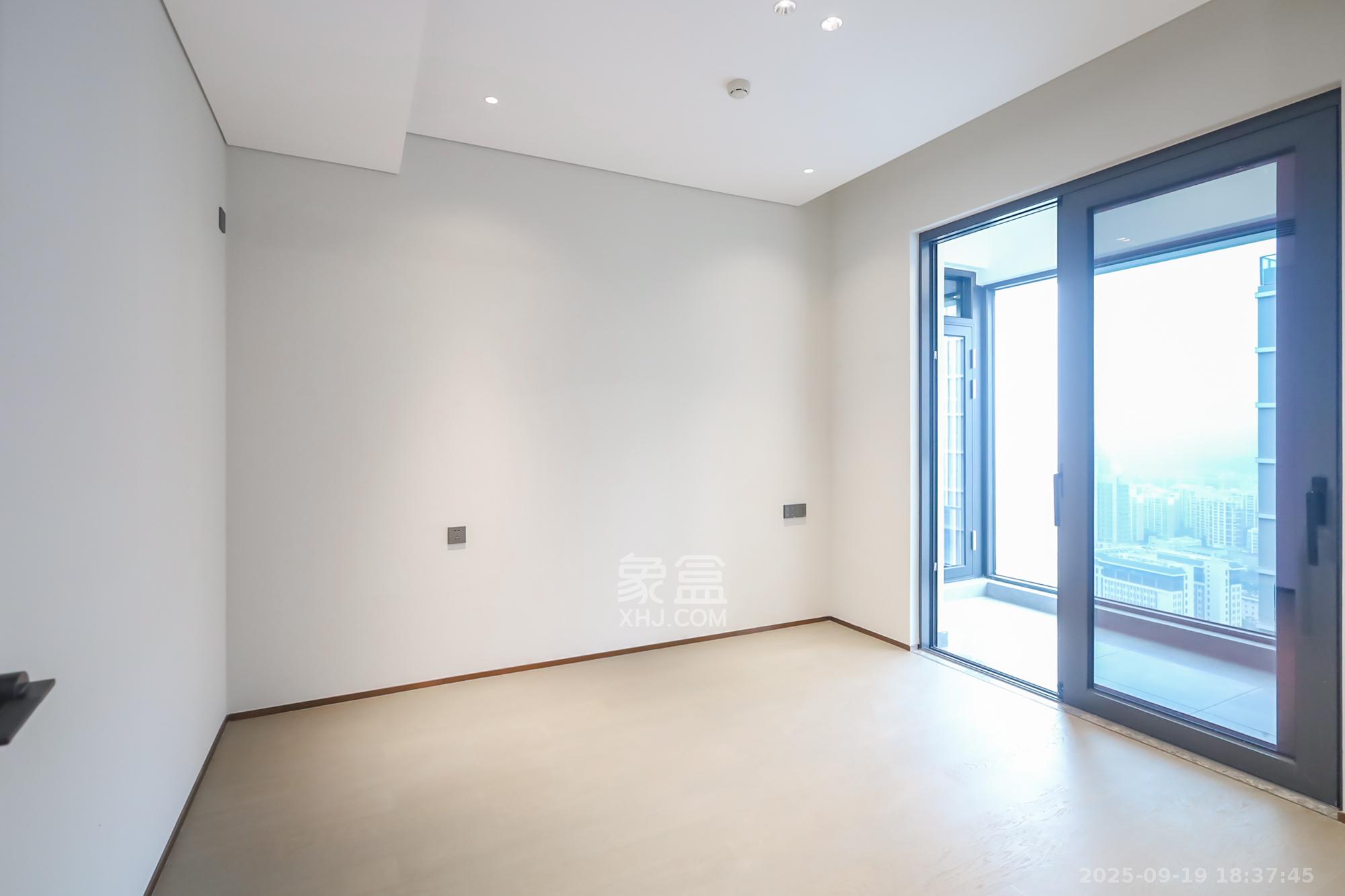 长沙悦府(华润万象城) 4室2厅3卫 530.0万 长沙悦府(华润万象城) 4室2厅3卫 530.0万卧室