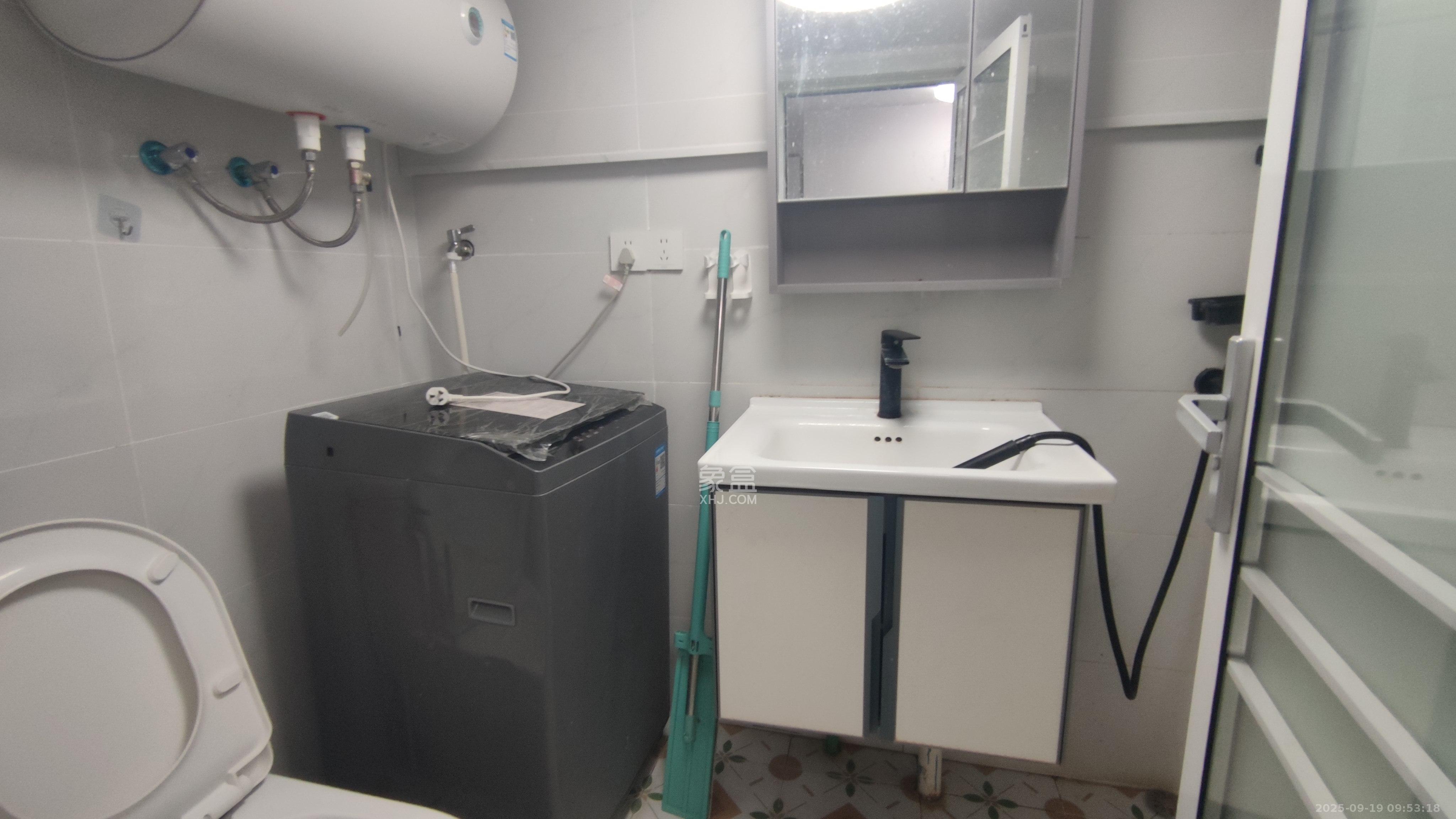 清控湖山雅居北区  1室1厅1卫    1100.0元/月室内图