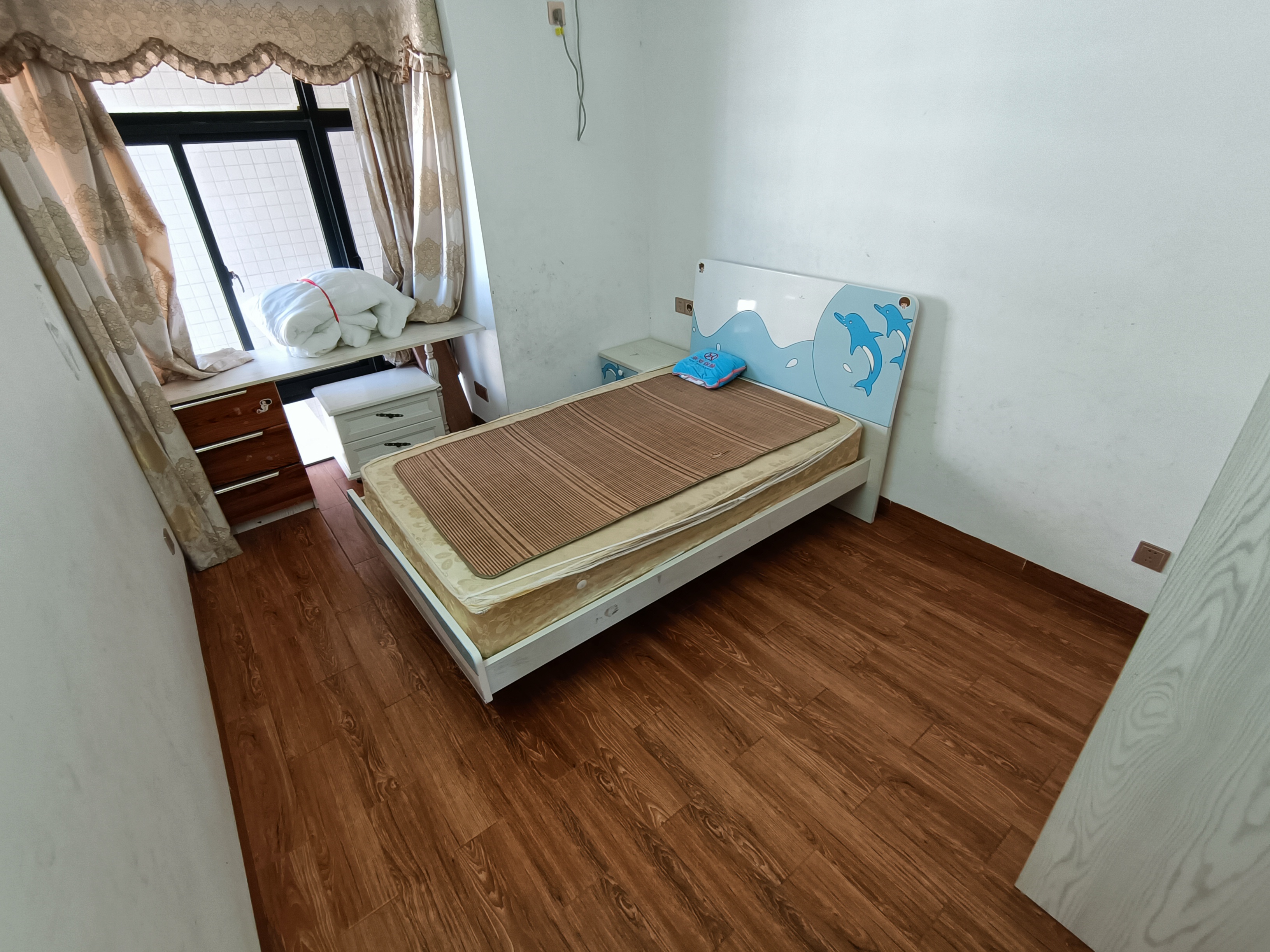 瀛寰名仕苑 3室2厅2卫 3500.0元/月 瀛寰名仕苑 3室2厅2卫 3500.0元/月室内图