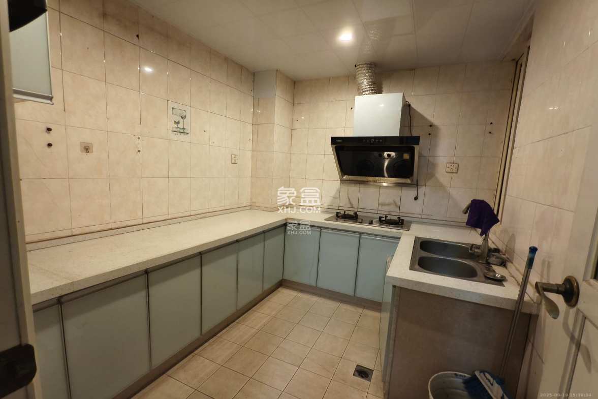 富绿新村 3室2厅2卫 1800.00元/月 富绿新村 3室2厅2卫 1800.00元/月室内图