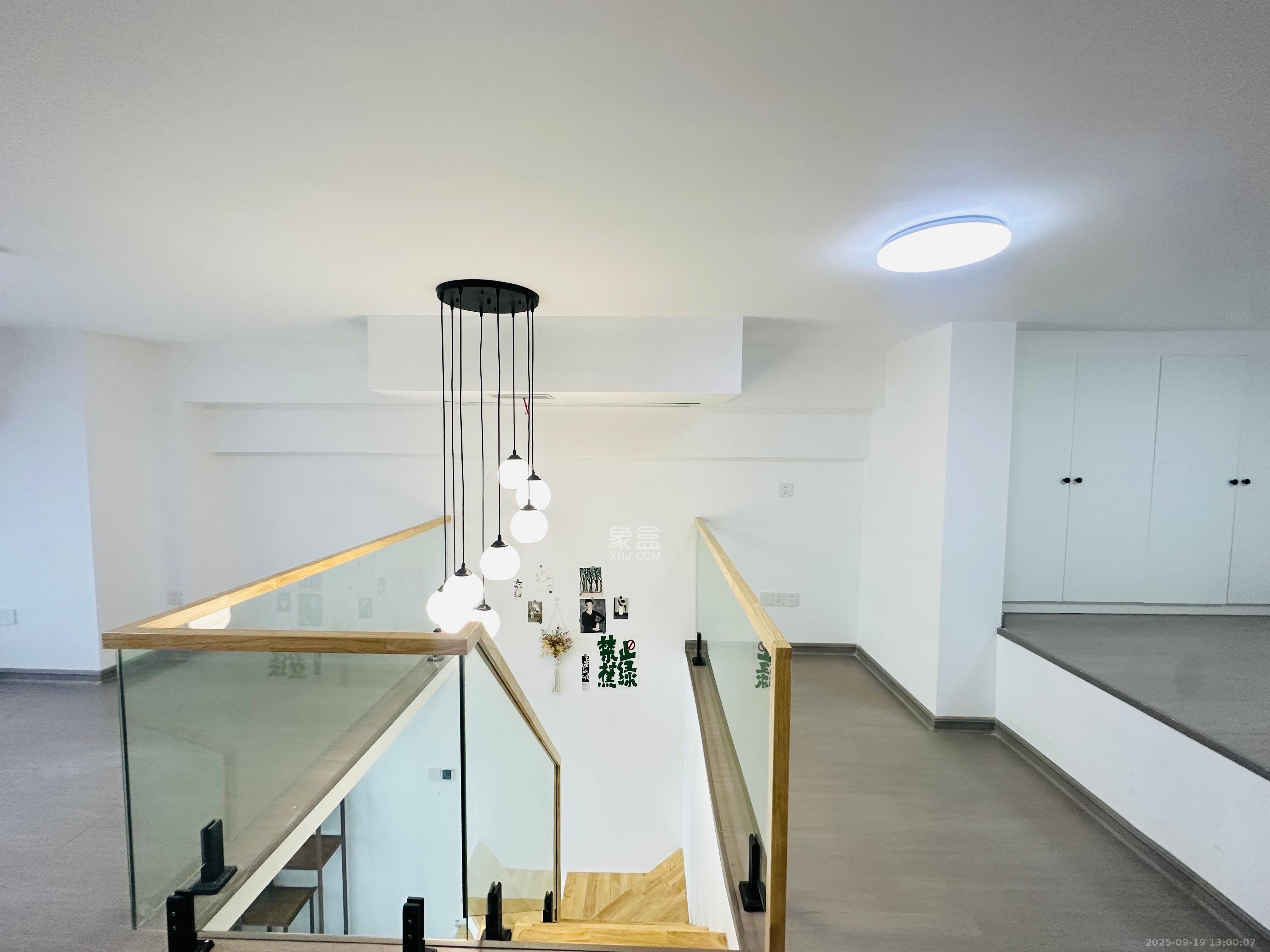 卓越中寰 2室2厅1卫 2600.0元/月 卓越中寰 2室2厅1卫 2600.0元/月室内图