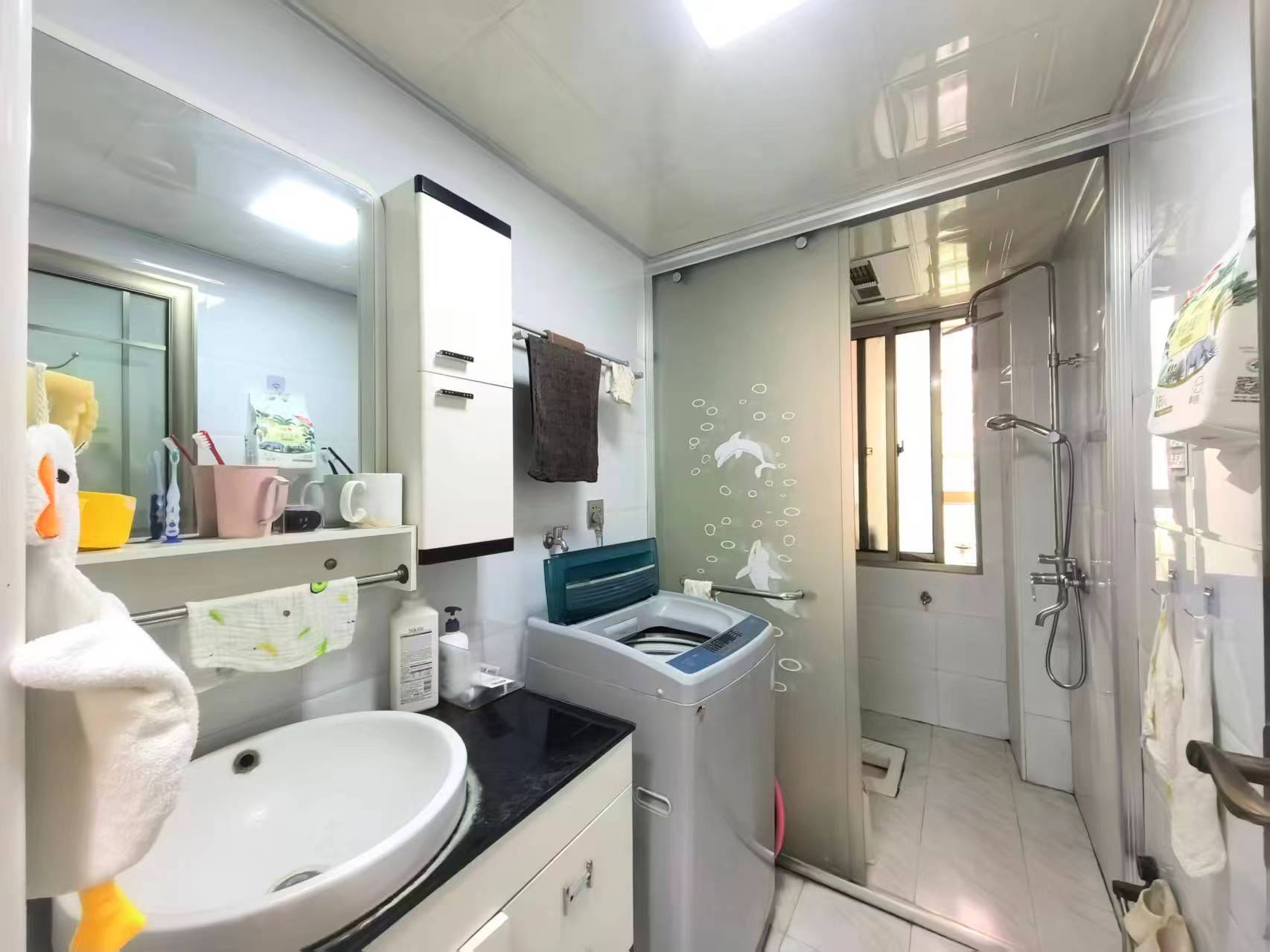 钢都花园  3室2厅2卫    72.8万客厅