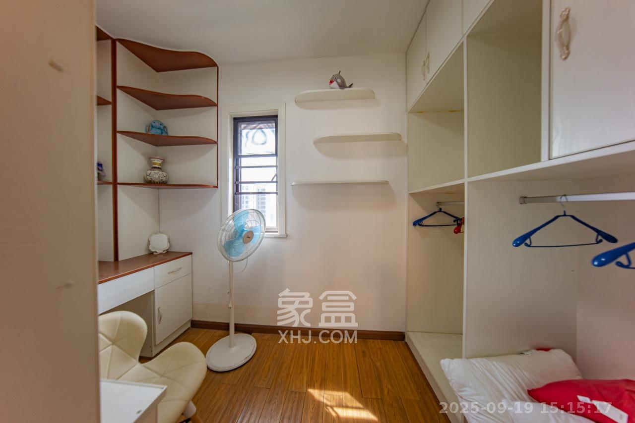 华润橡树湾 3室2厅2卫 2600.0元/月 华润橡树湾 3室2厅2卫 2600.0元/月室内图