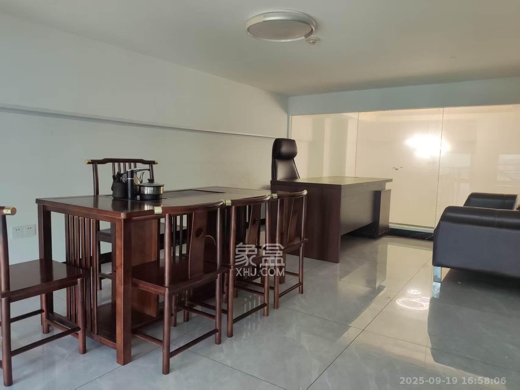 华润置地广场二期 1室1厅1卫 4500.0元/月 华润置地广场二期 1室1厅1卫 4500.0元/月室内图