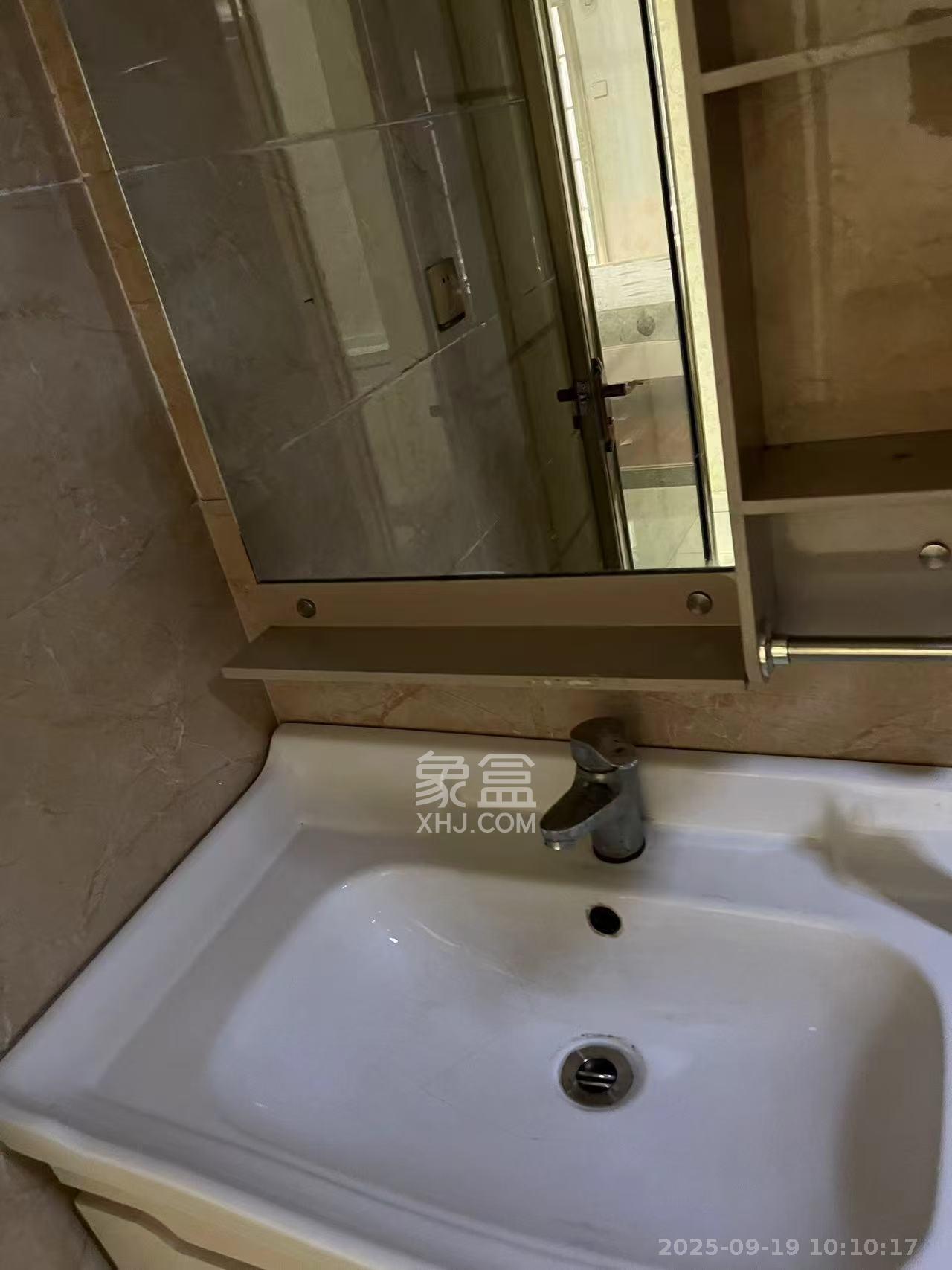 鑫远杰座 2室2厅1卫 2000.0元/月 鑫远杰座 2室2厅1卫 2000.0元/月室内图