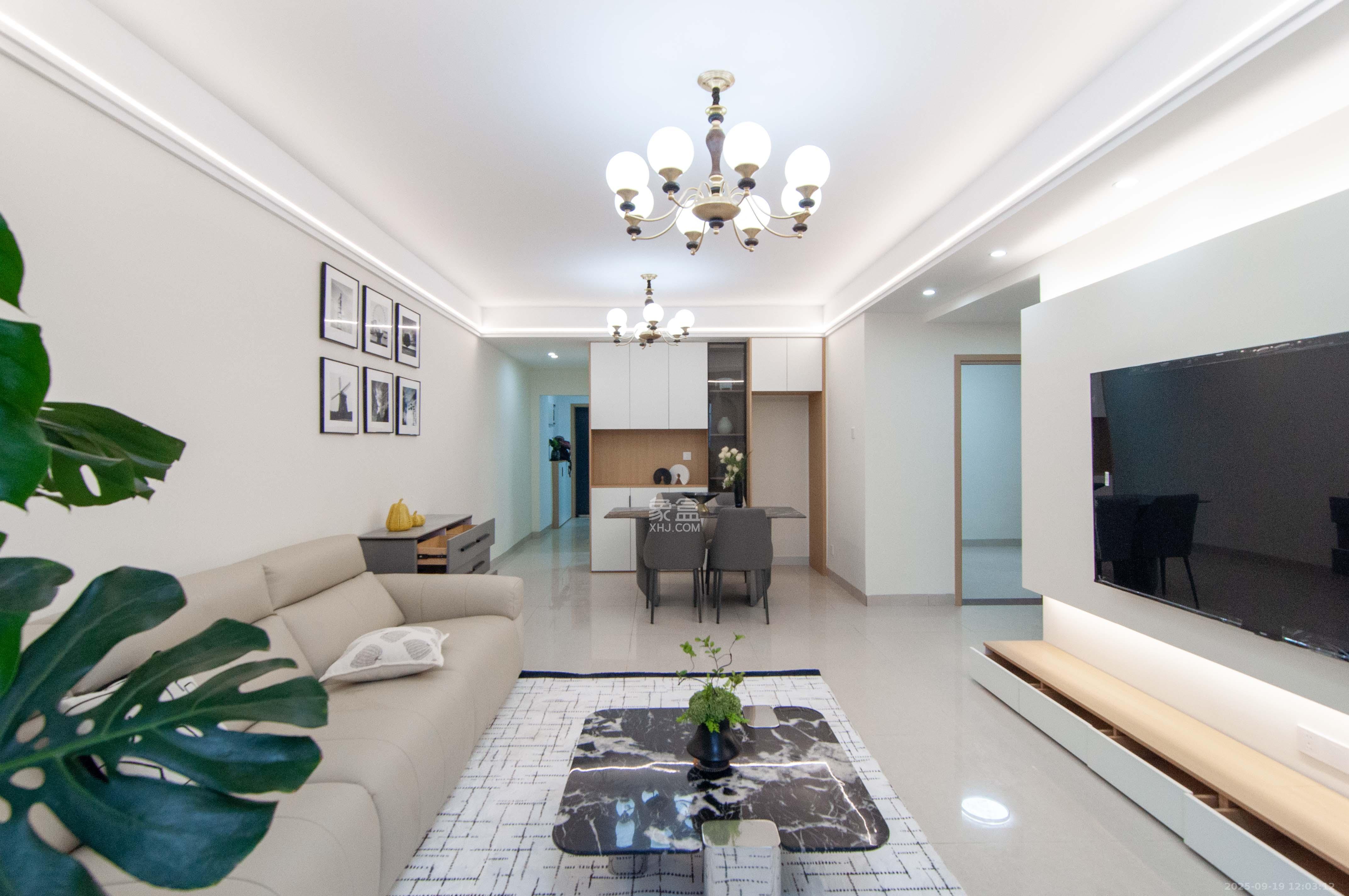 海林馨香雅苑 3室2厅1卫 76.8万 海林馨香雅苑 3室2厅1卫 76.8万客厅