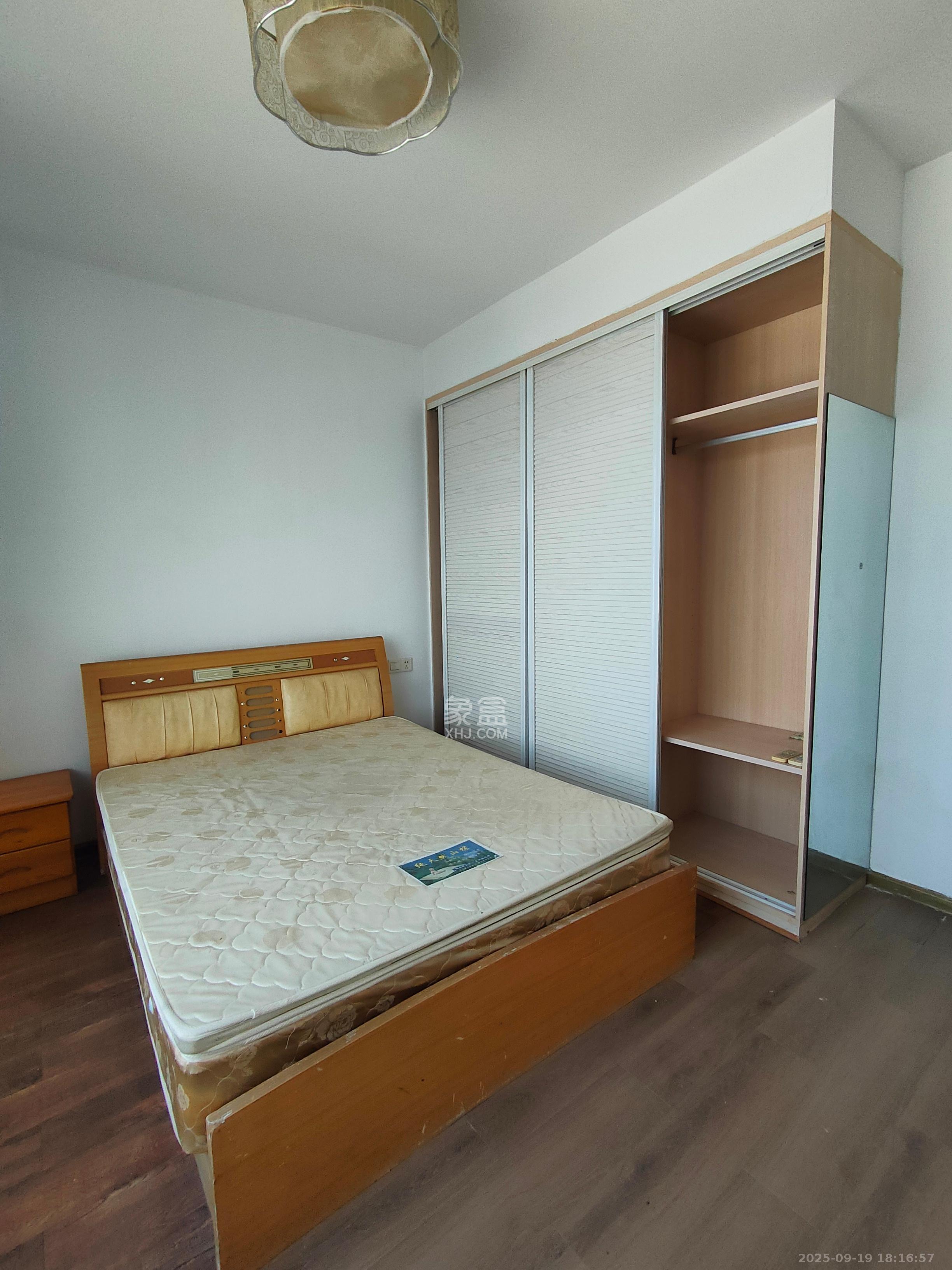 长房时代城  3室2厅1卫    2300.0元/月室内图