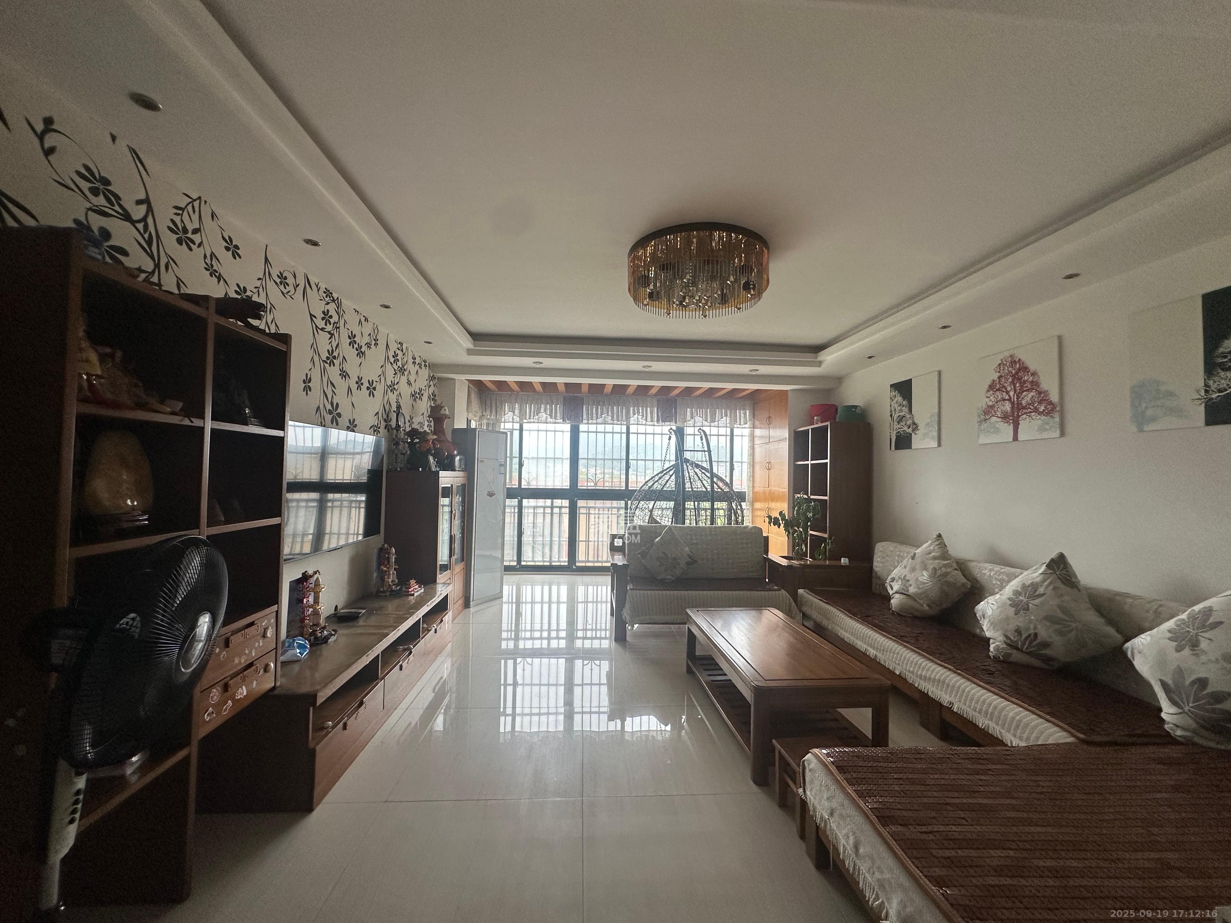 观湖苑(长沙映像) 4室2厅2卫 3500.0元/月 观湖苑(长沙映像) 4室2厅2卫 3500.0元/月室内图