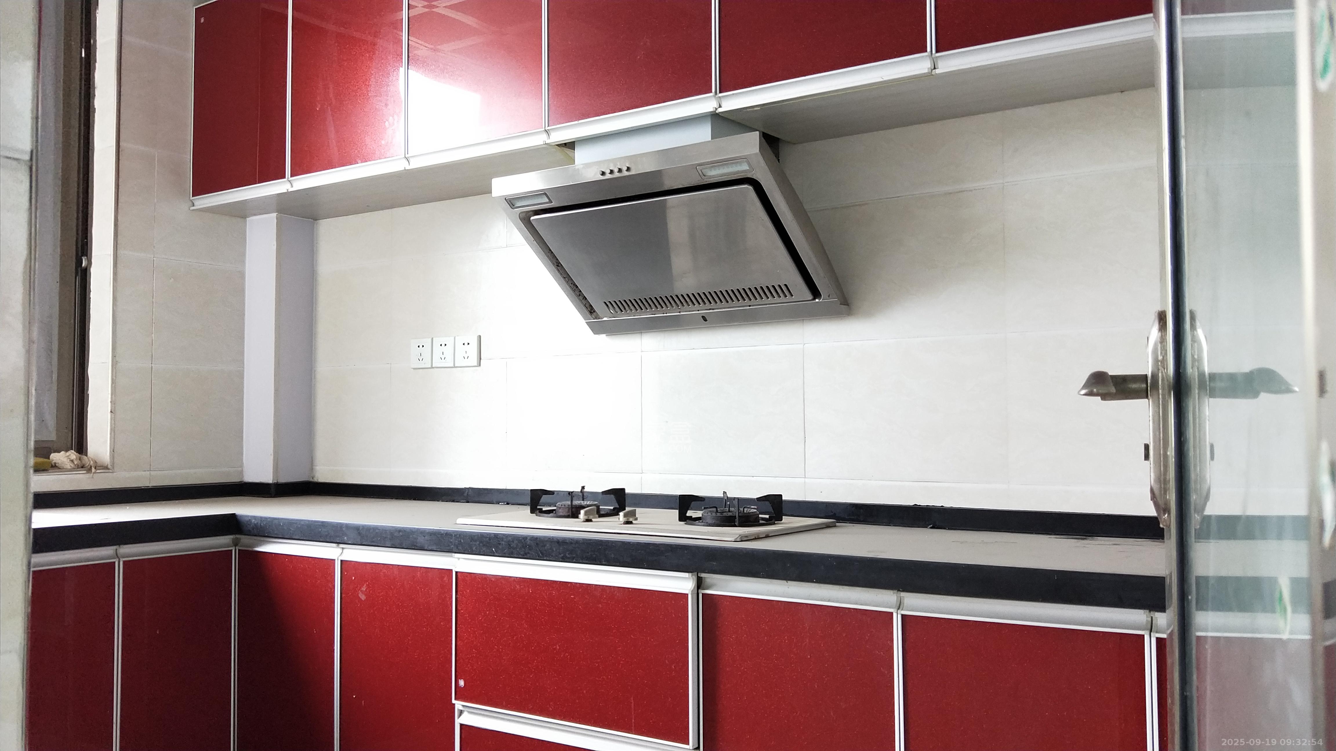 阳光晶城  2室2厅1卫    1900.0元/月室内图